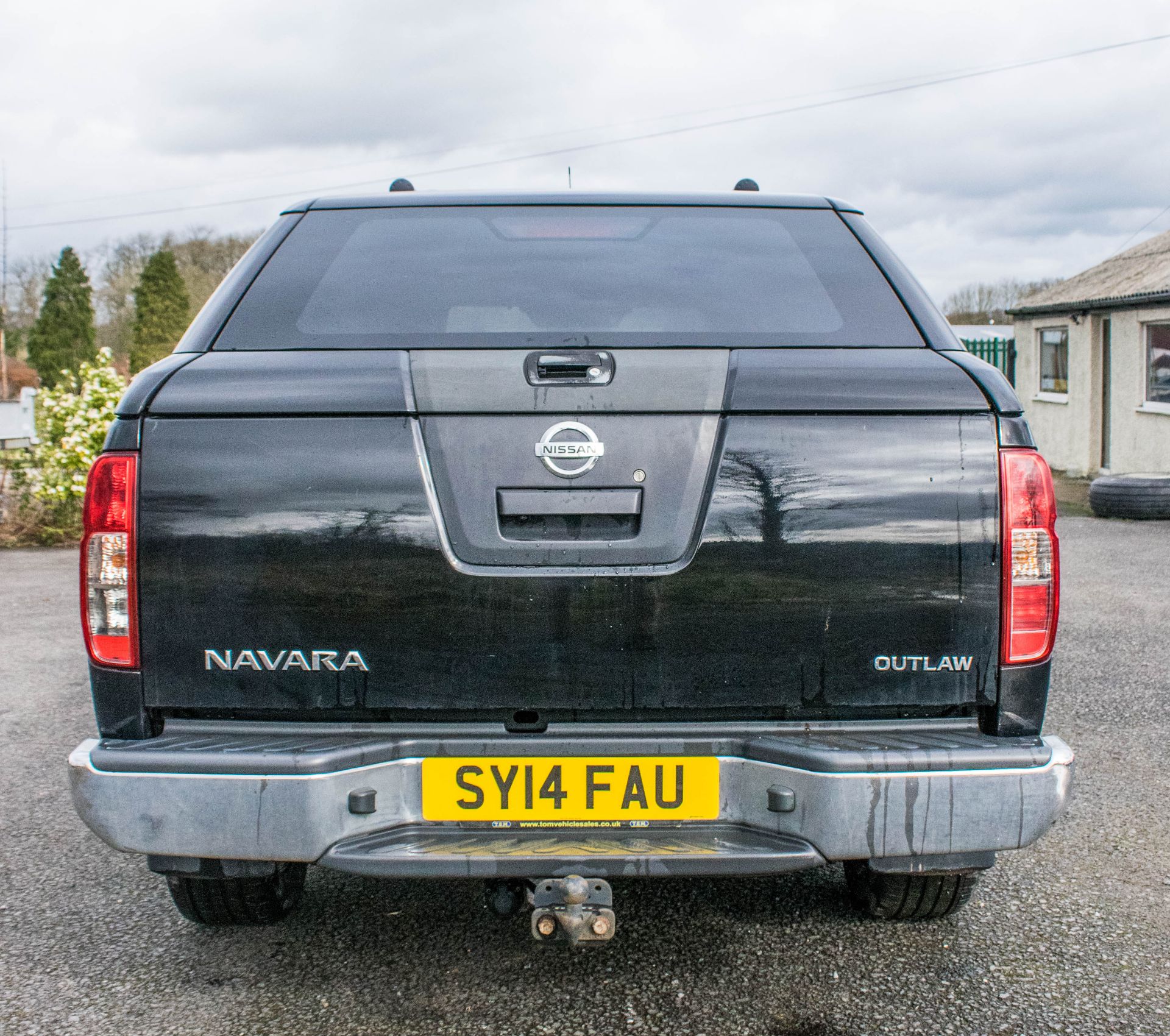 Nissan Navara Outlaw DCi Auto 3.0 V6 diesel 4 wheel drive pick up Registration Number: SY14 FAU Date - Image 6 of 20