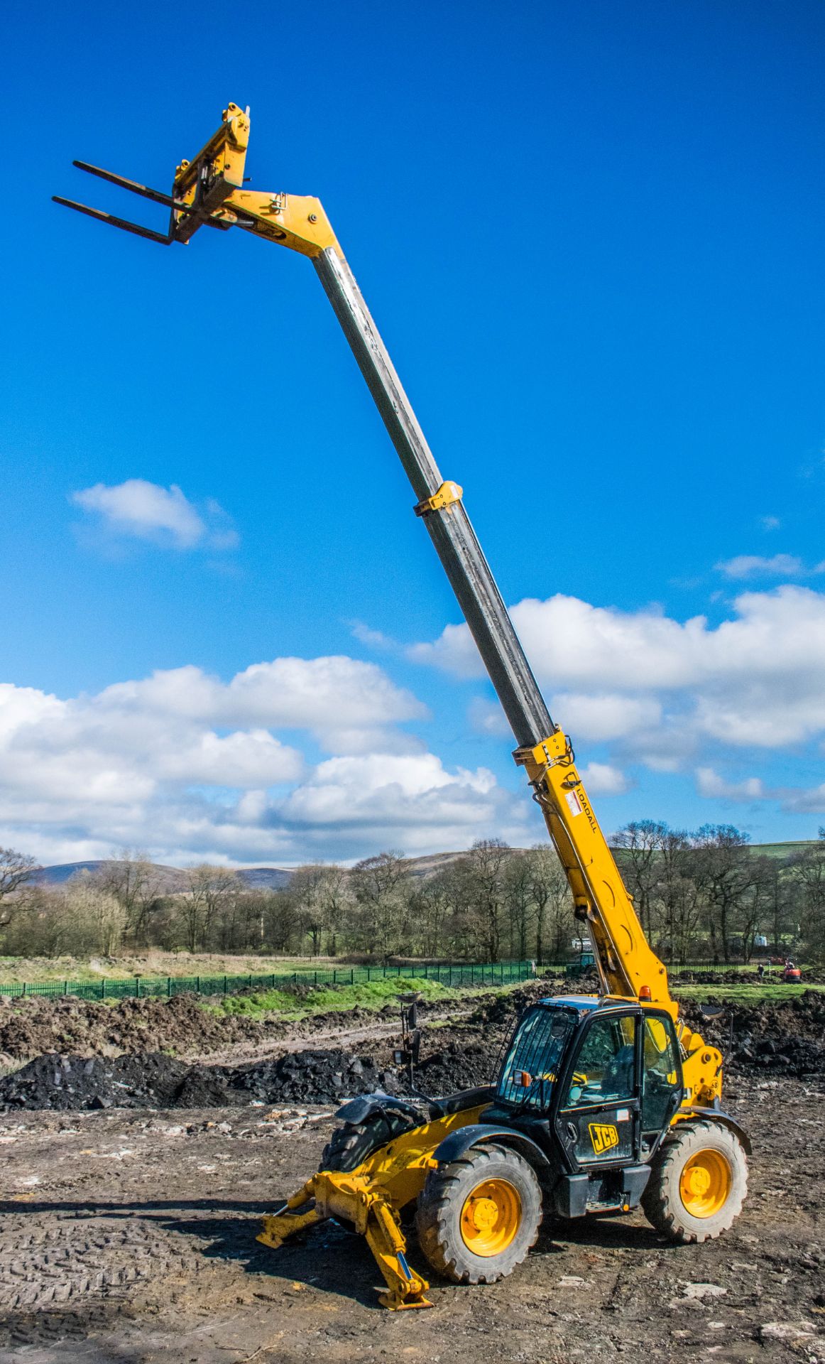 JCB 533-105 10.5 metre telescopic handler Year: 2004 S/N: 1067733 Recorded Hours: Not displayed ( - Image 9 of 20