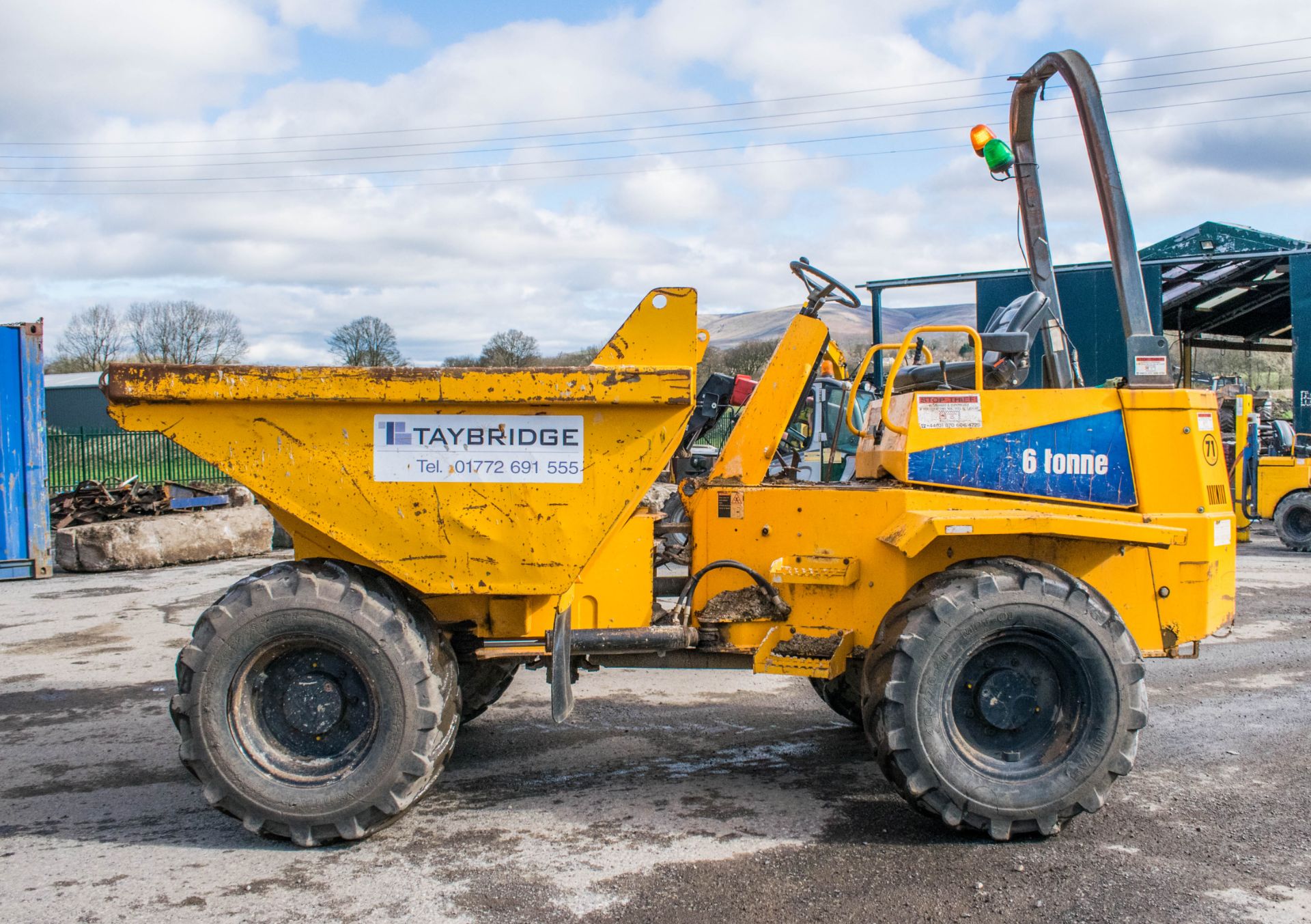 Thwaites 6 tonne straight skip dumper Year: 2007 S/N: 2652 Recorded Hours: 2395 71 - Image 8 of 17