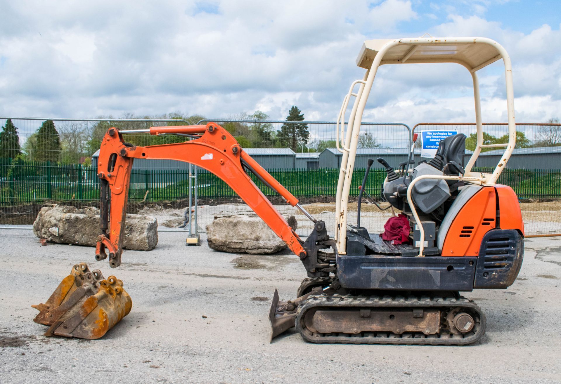 Kubota KX36 1.5 tonne mini excavator  Year: 2005 S/N: 56555 Recorded Hours: 4192 Blade, piped, 2 - Image 8 of 17