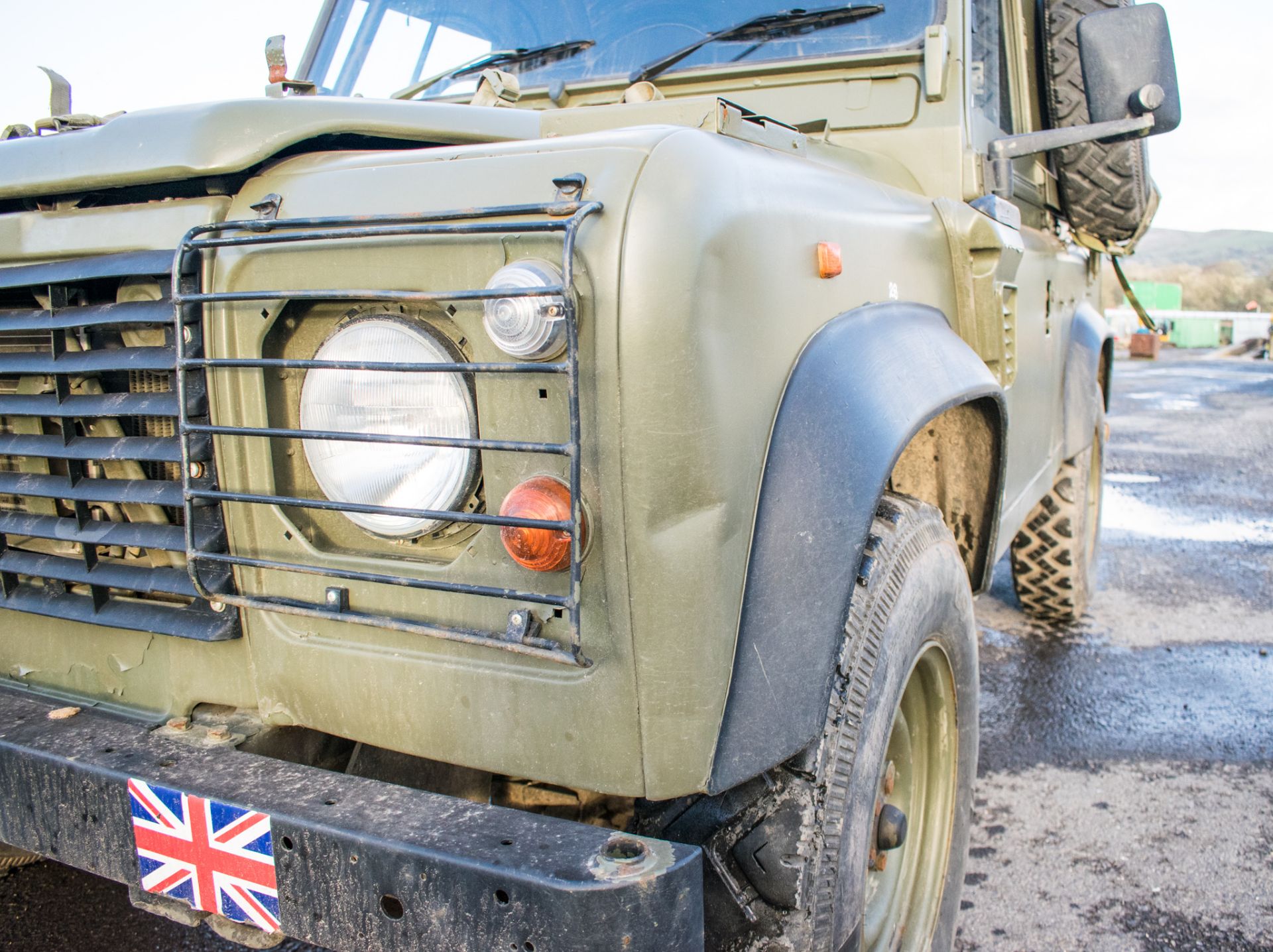 Land Rover Defender 90 Wolf 300 TDI 4wd TUL hard top utility vehicle (EX MOD) Date into Service: - Image 17 of 27