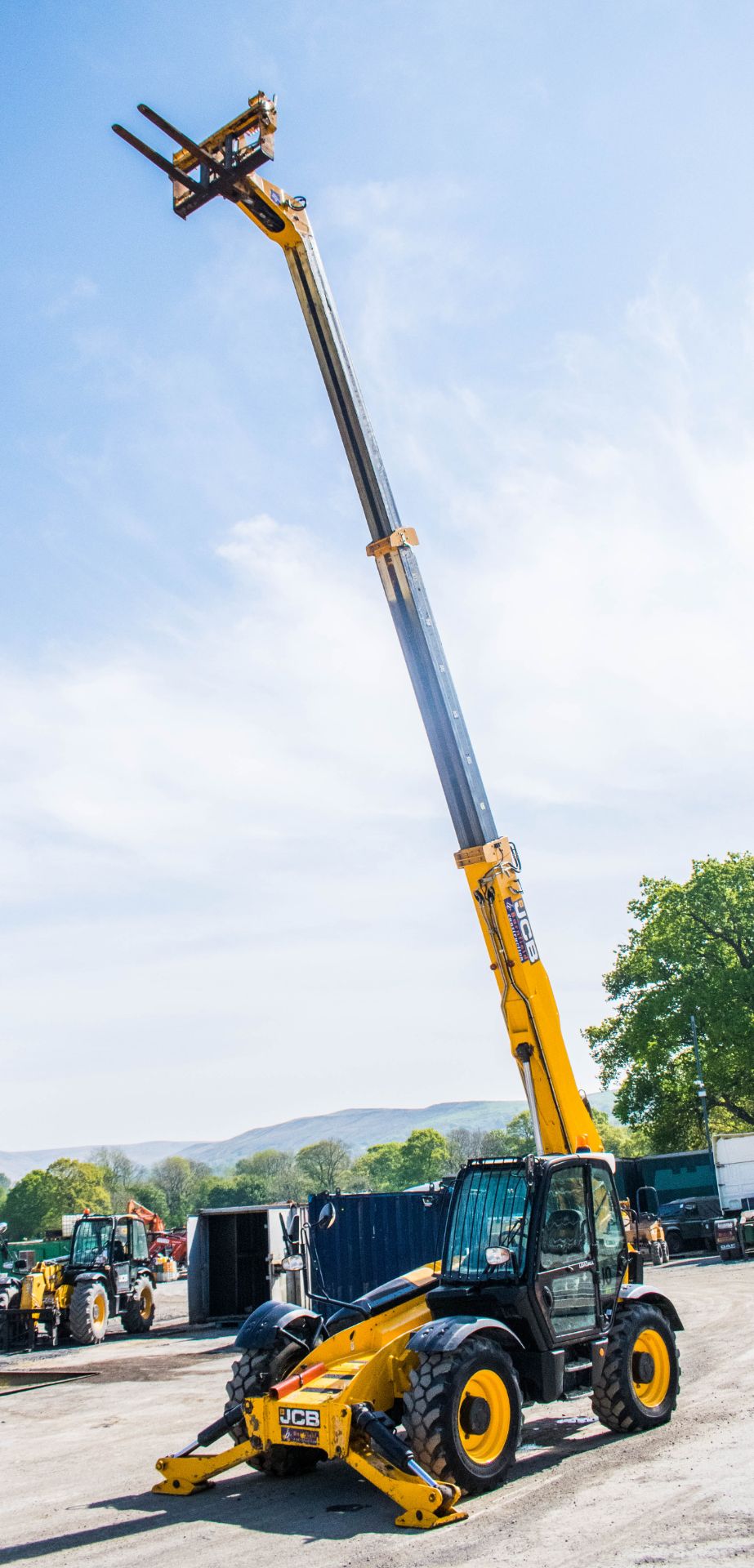 JCB 535-125 Hi-Viz 12.5 metre telescopic handler Year: 2015 S/N: 52466 Recorded hours: 3223 - Image 9 of 21