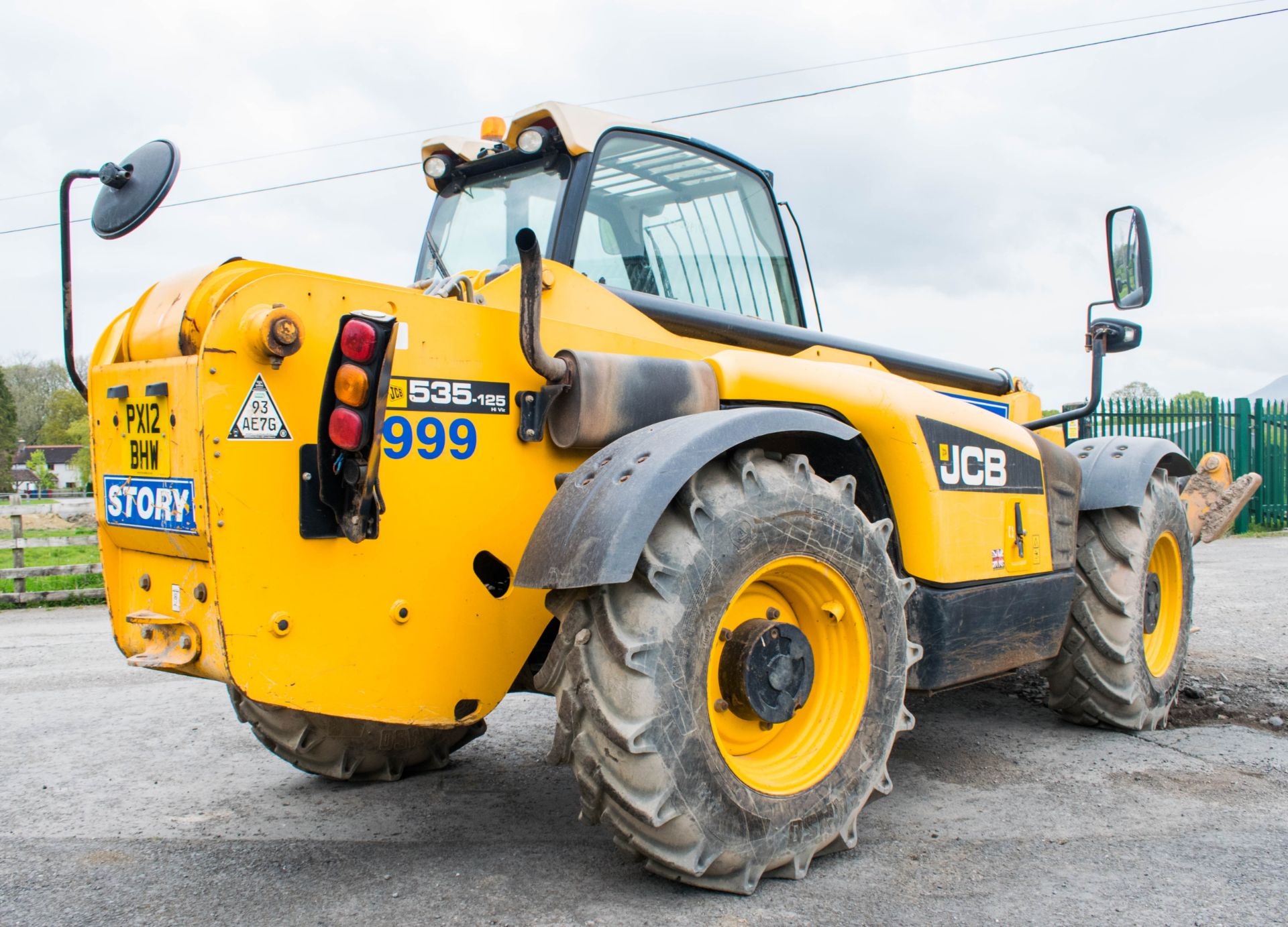 JCB 535 - 125 12.5 metre telescopic handler  Year: 2011 S/N: 1530487 Recorded Hours: 7707 - Image 3 of 21