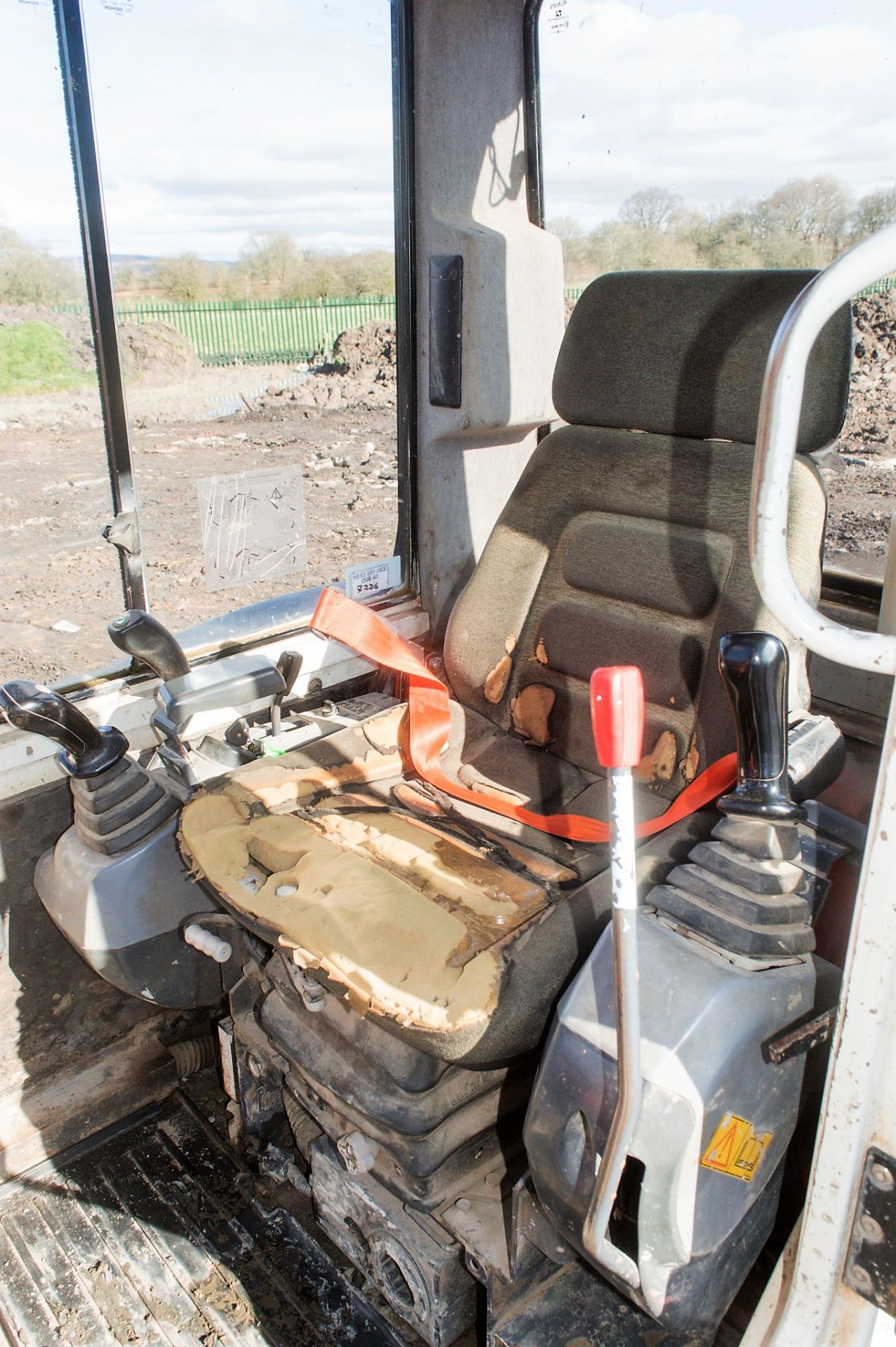 Kubota KX61-3 2.6 tonne rubber tracked mini excavator Year: 2006 S/N: 75518 Recorded Hours: 6513 - Image 20 of 23