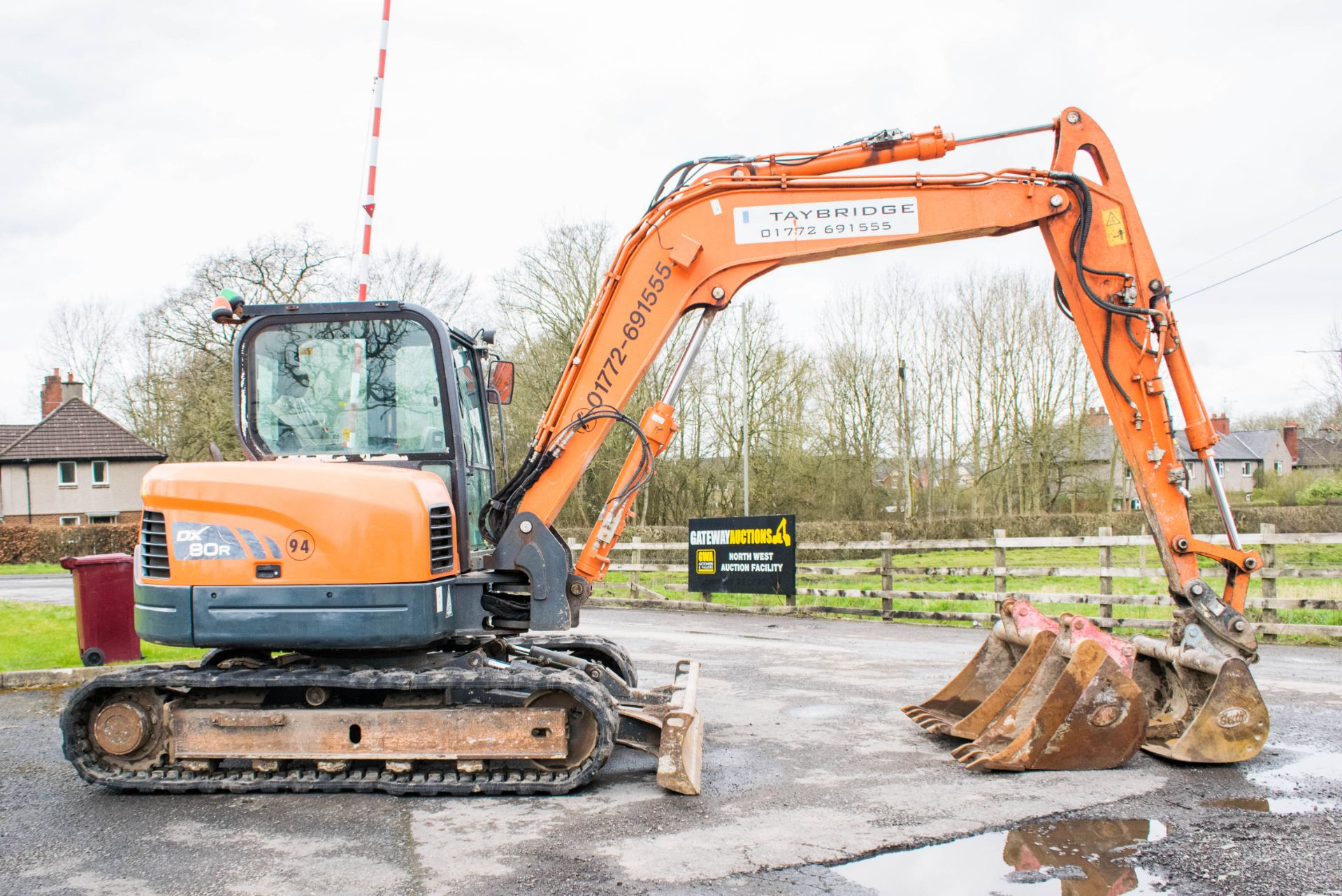 Doosan DX80R 8 tonne rubber tracked midi excavator Year: 2013 S/N: 50913 Recorded Hours: 4751 blade, - Image 7 of 22