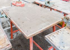 Collapsible steel site work bench C/w pipe vice