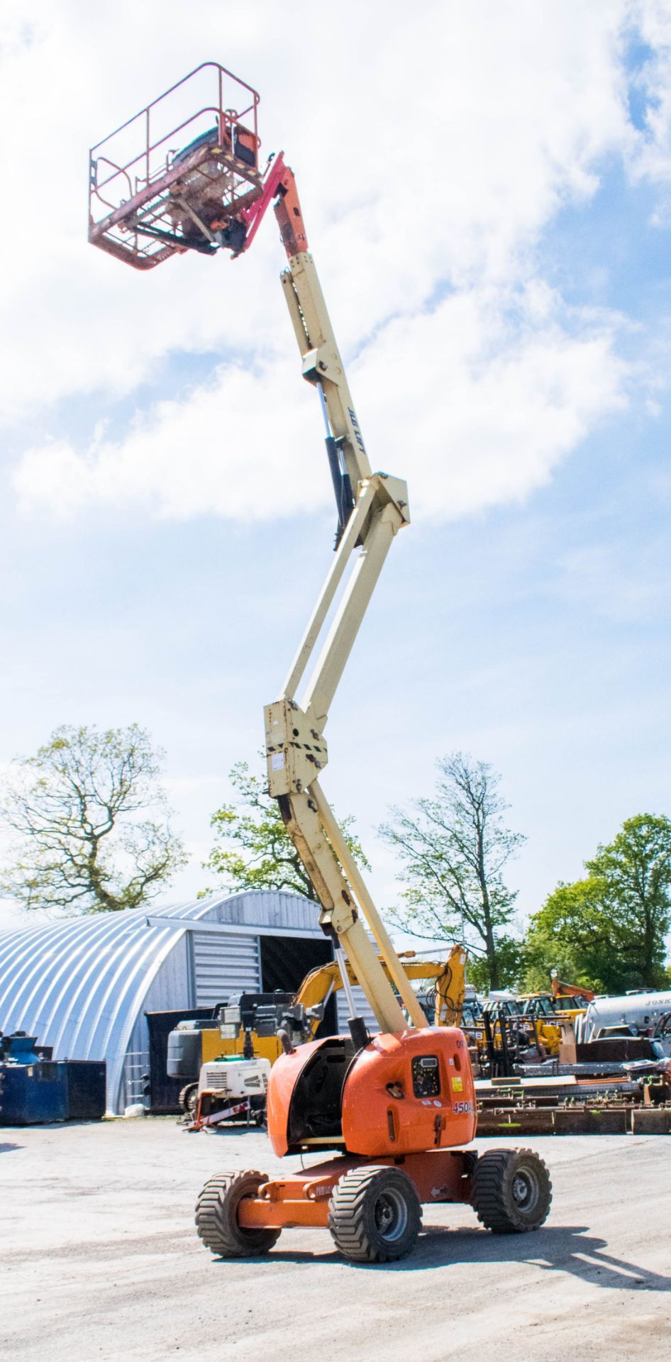 JLG 450 AJ 45 foot 4 wheel drive articulated boom lift  Year: 2008 S/N: 1300005603 Hours: 2996 - Image 12 of 17