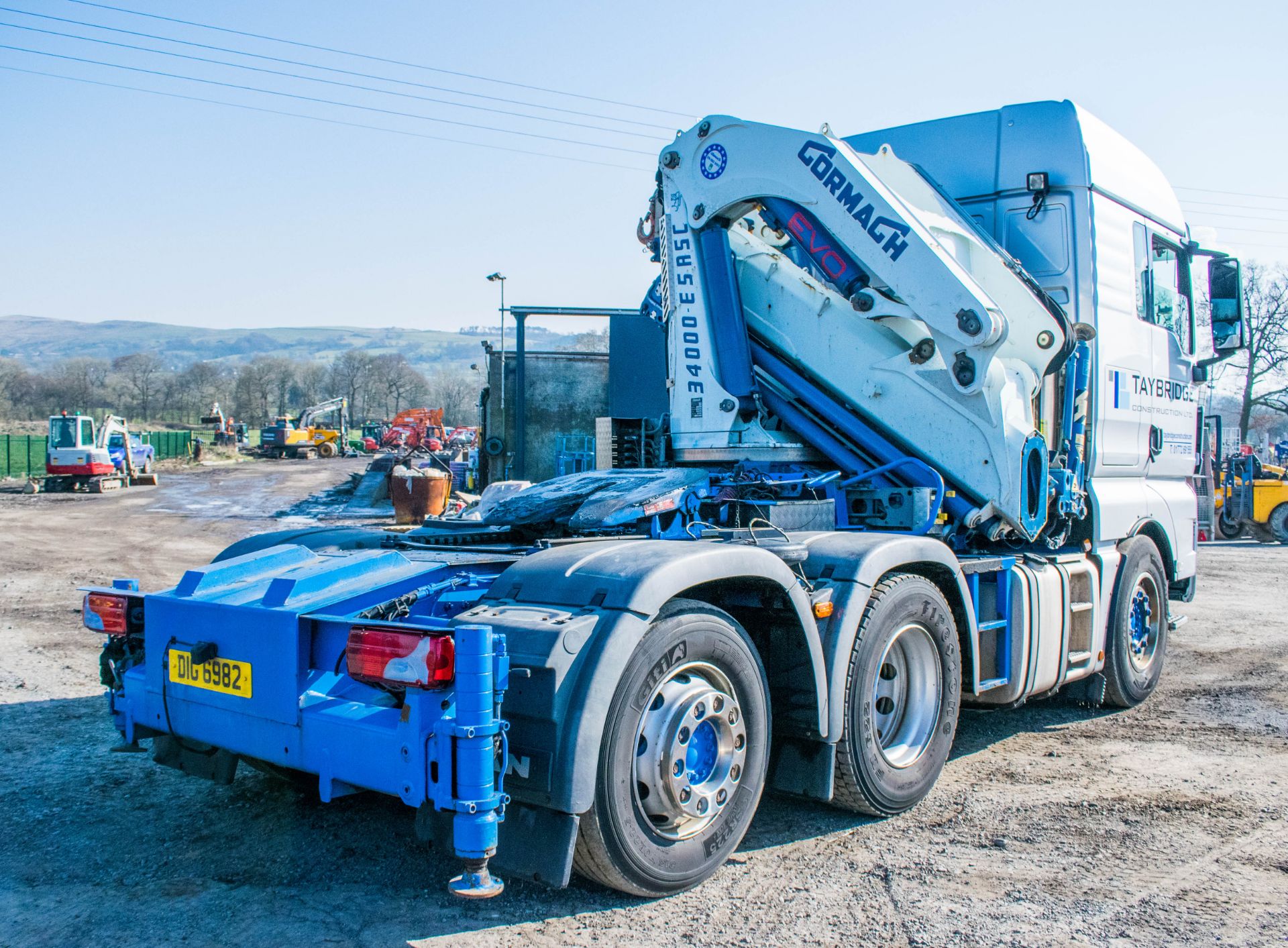 Man TGX 26.480 6 x 2 rear lift manual crane tractor unit Registration Number: DIG 6982 Date of - Image 3 of 19