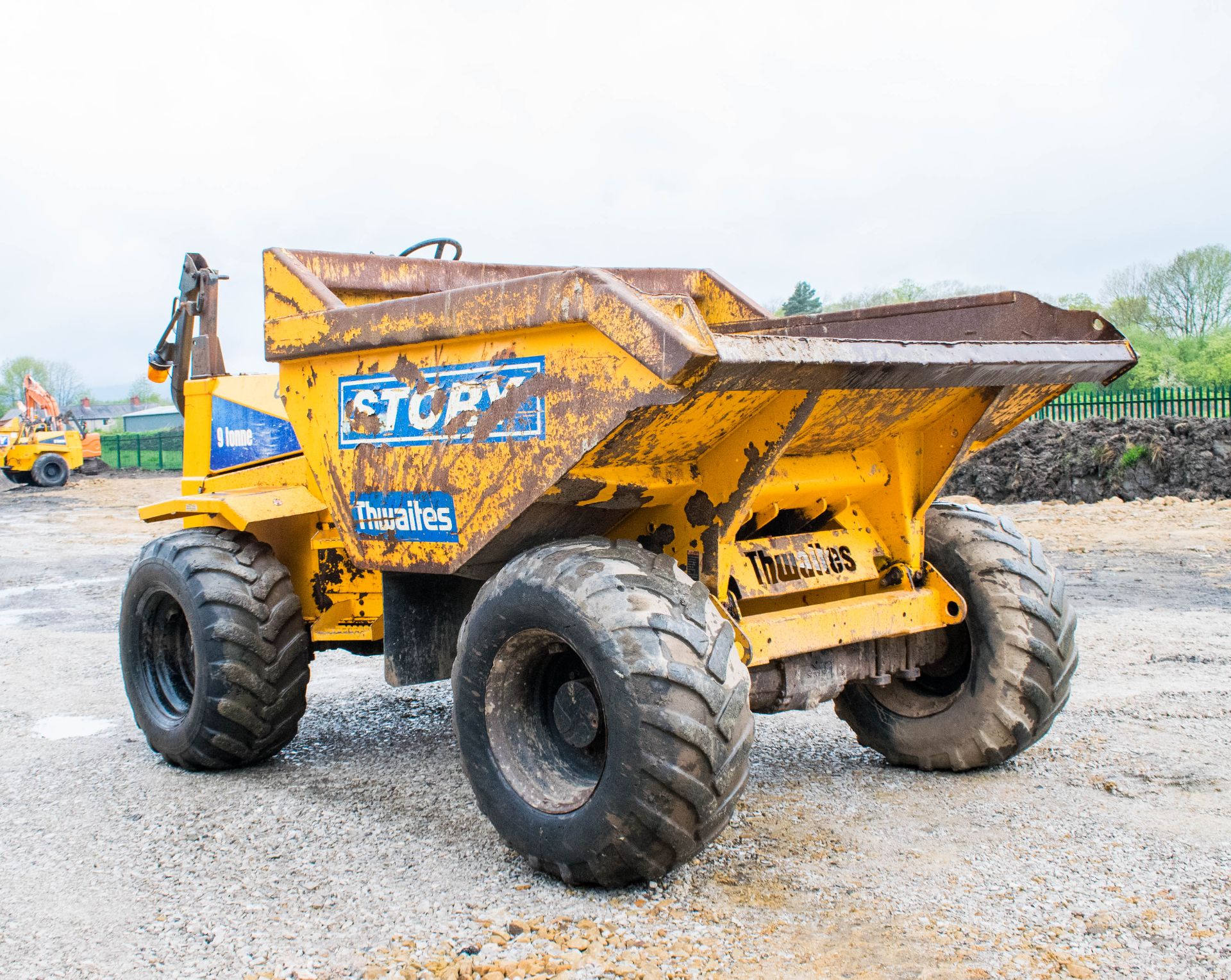 Thwaites 9 tonne straight skip dumper  Year: 2008 S/N: B5227 Recorded Hours: 4181 834 - Image 2 of 18