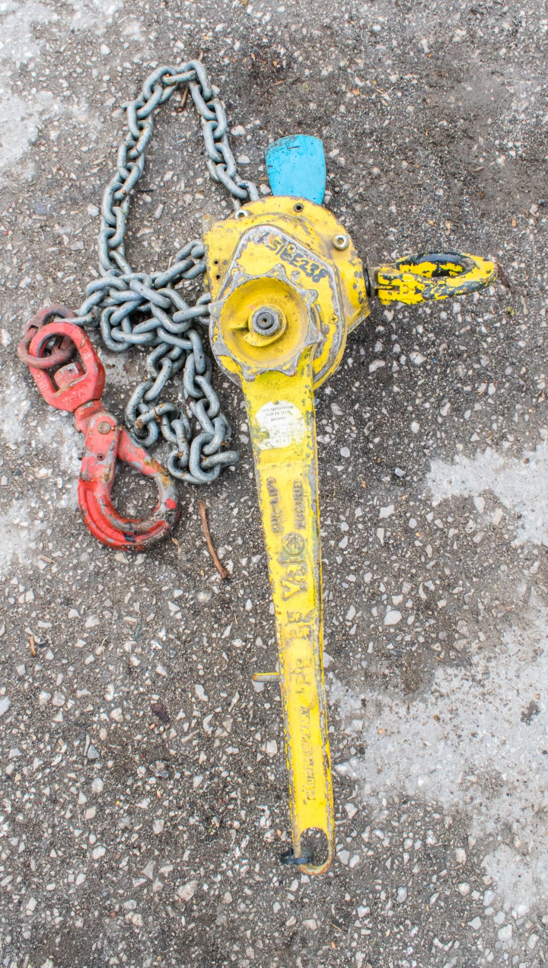 Yale 1.5 tonne lever hoist