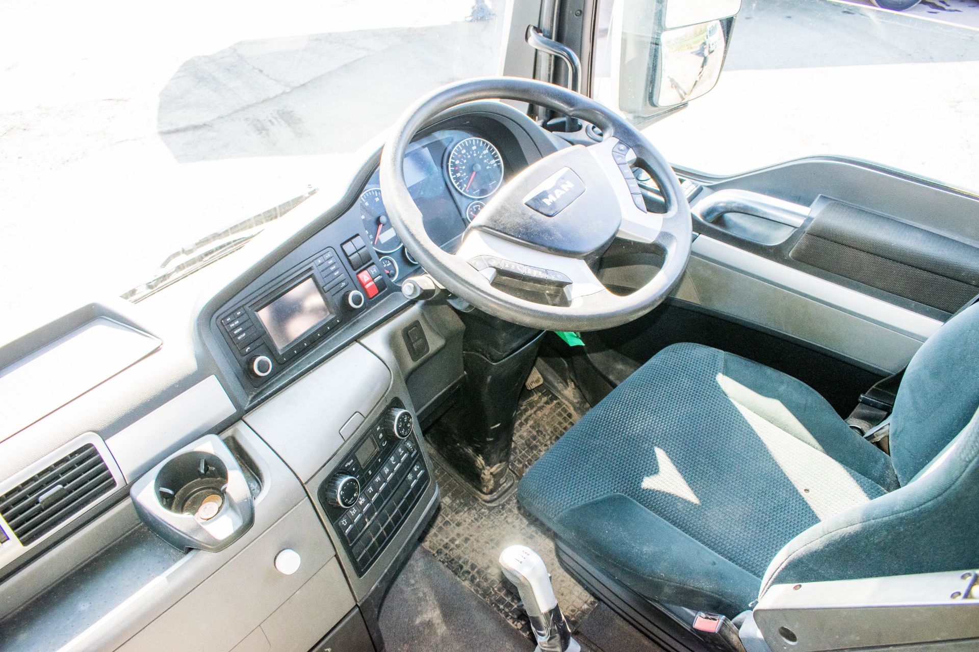 Man TGX 26.480 6 x 2 rear lift manual crane tractor unit Registration Number: DIG 6982 Date of - Image 16 of 19