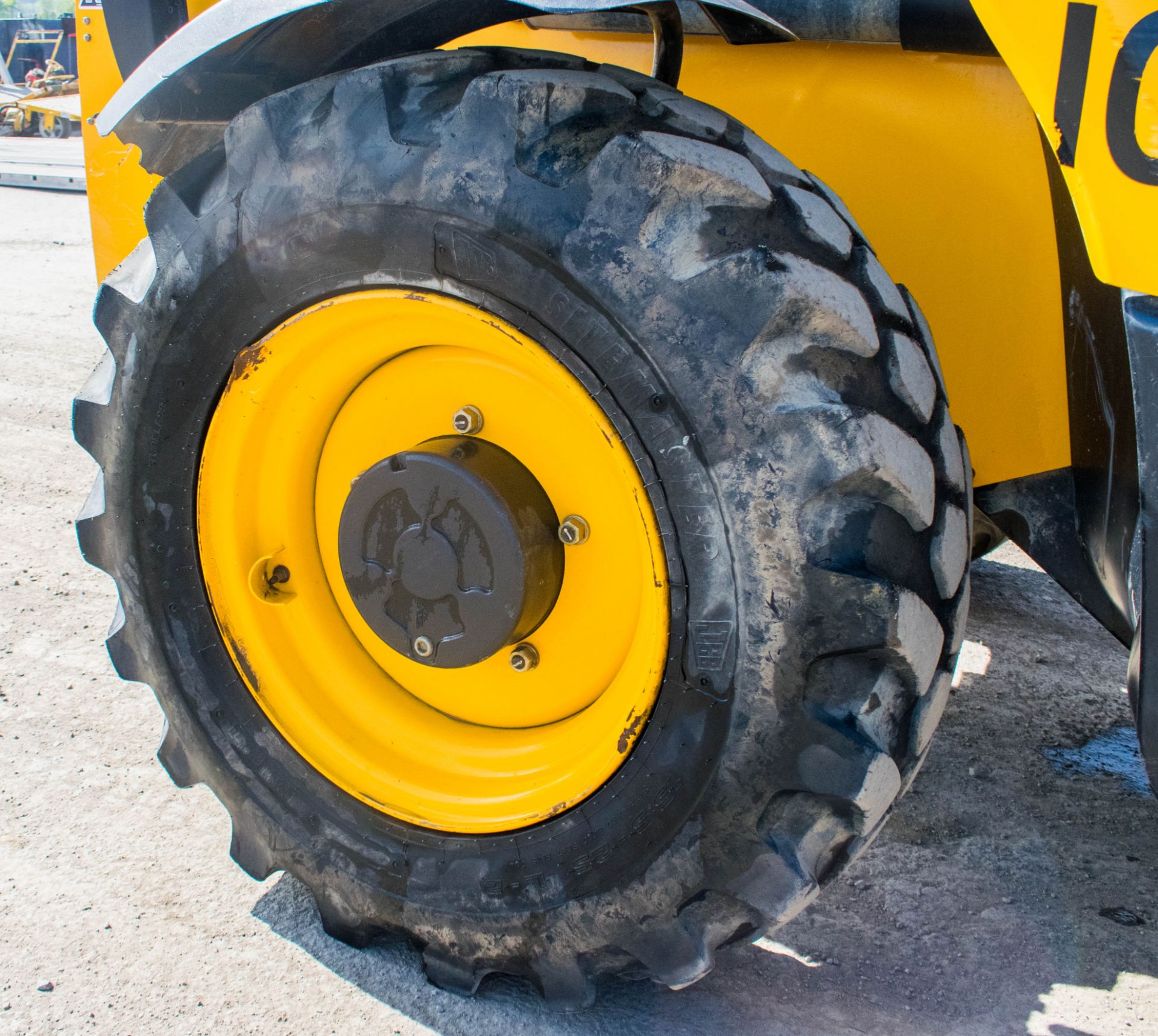 JCB 535-125 Hi-Viz 12.5 metre telescopic handler Year: 2015 S/N: 52466 Recorded hours: 3223 - Image 17 of 21