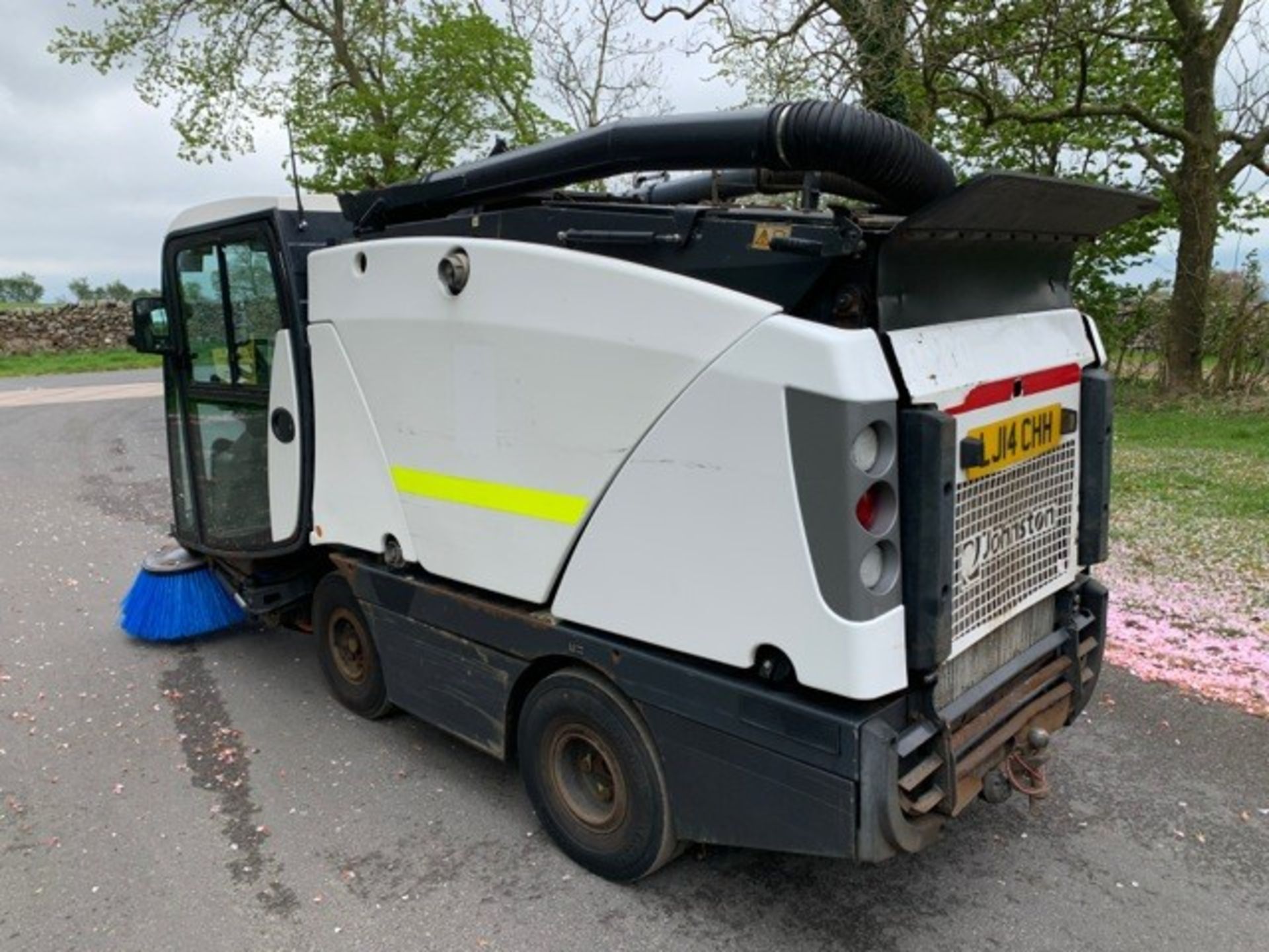 Johnston Dawsons CX201 sweeper Registration Number: LJ14 CHH Year: 2014 S/N: 205039 Recorded - Image 4 of 17