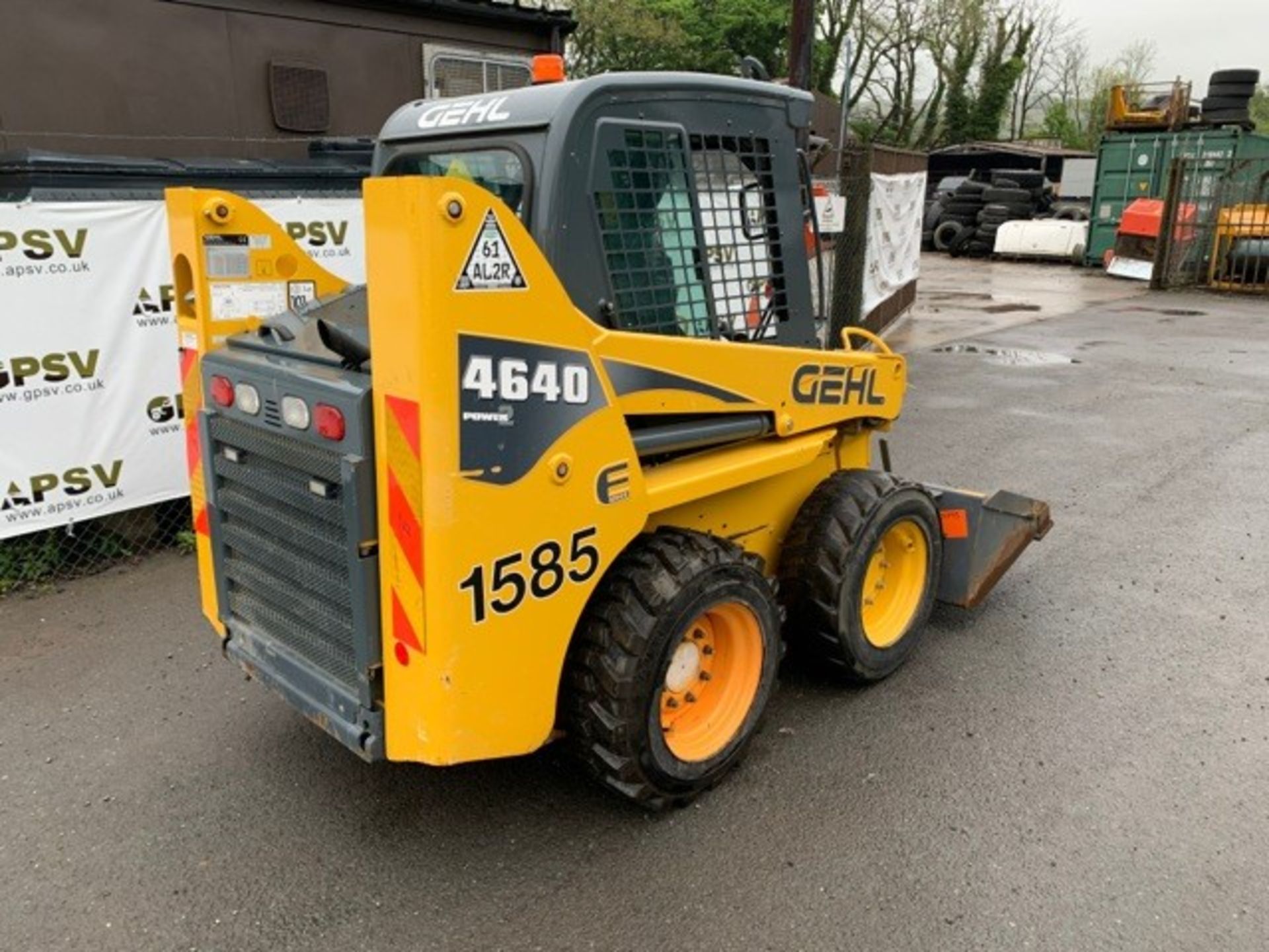 Gehl SL4640 E skid steer loader Year: 2015 S/N: E00314954 Recorded Hours: 304 - Image 4 of 12