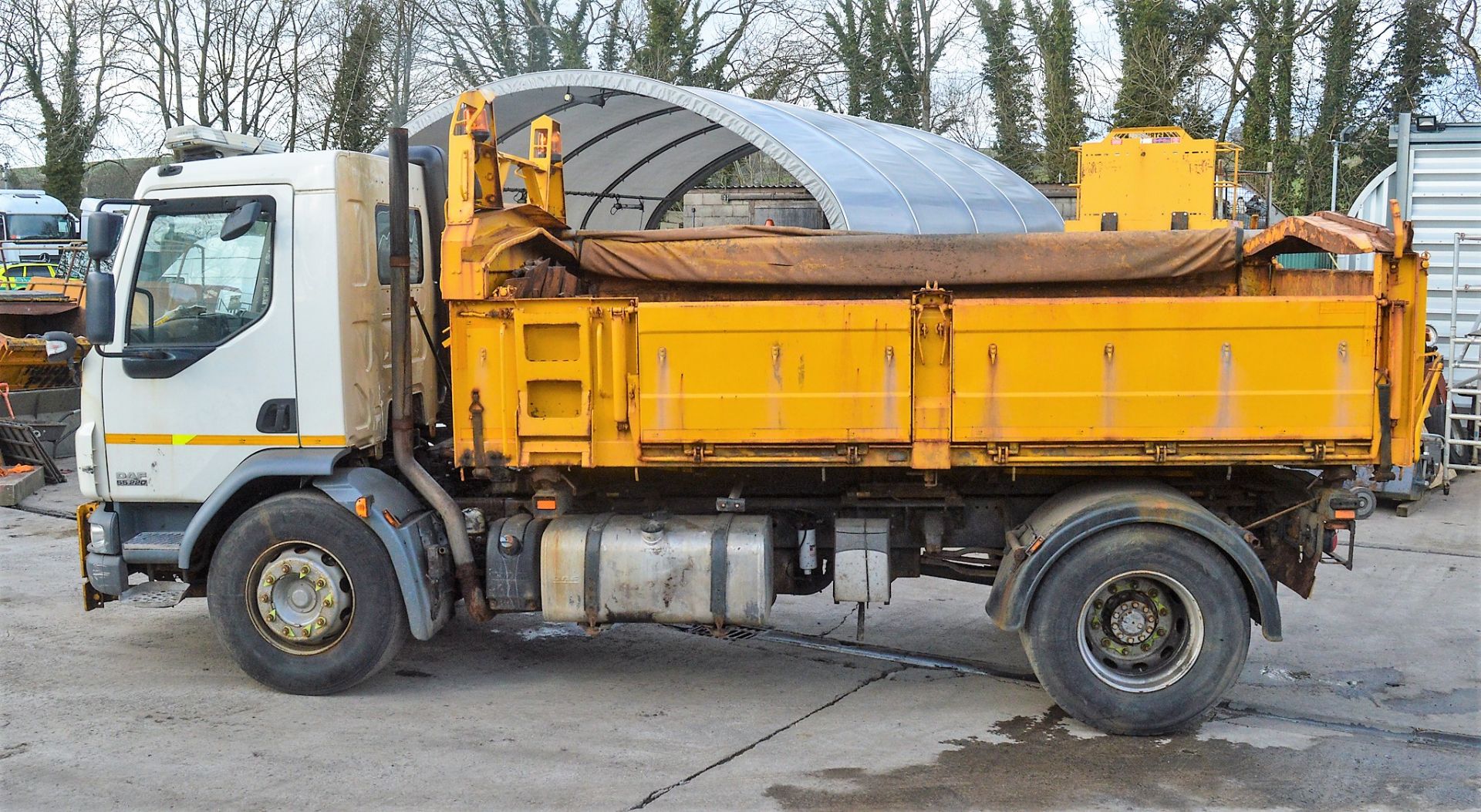 DAF 55 220 4x2 18 tonne tipper lorry Registration Number: RK61 YUH Date of Registration: 05/12/ - Image 7 of 13