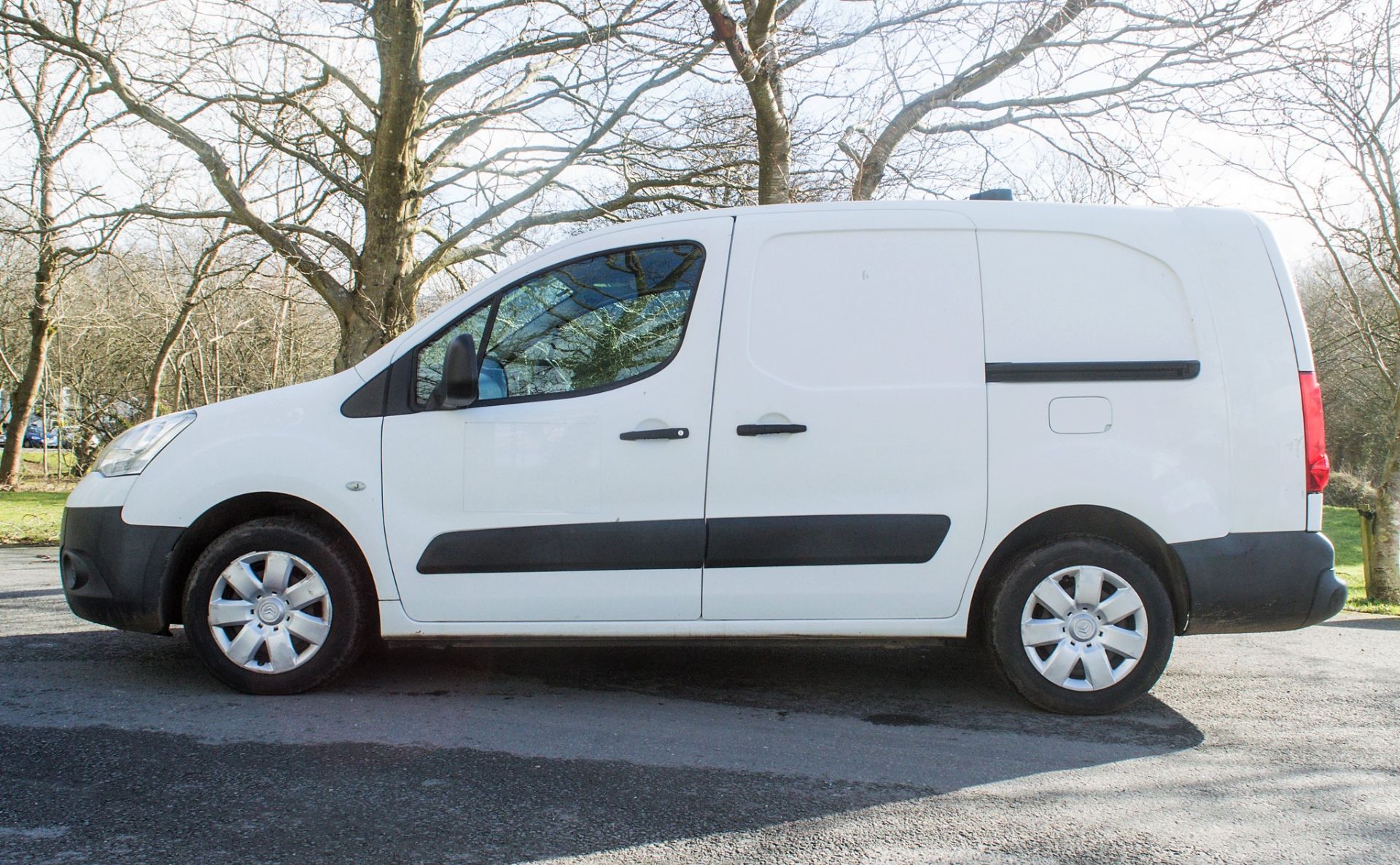 Citroen Berlingo diesel panel van Registration Number: OY10 AKV Date of Registration: 30/03/2010 MOT - Image 8 of 16