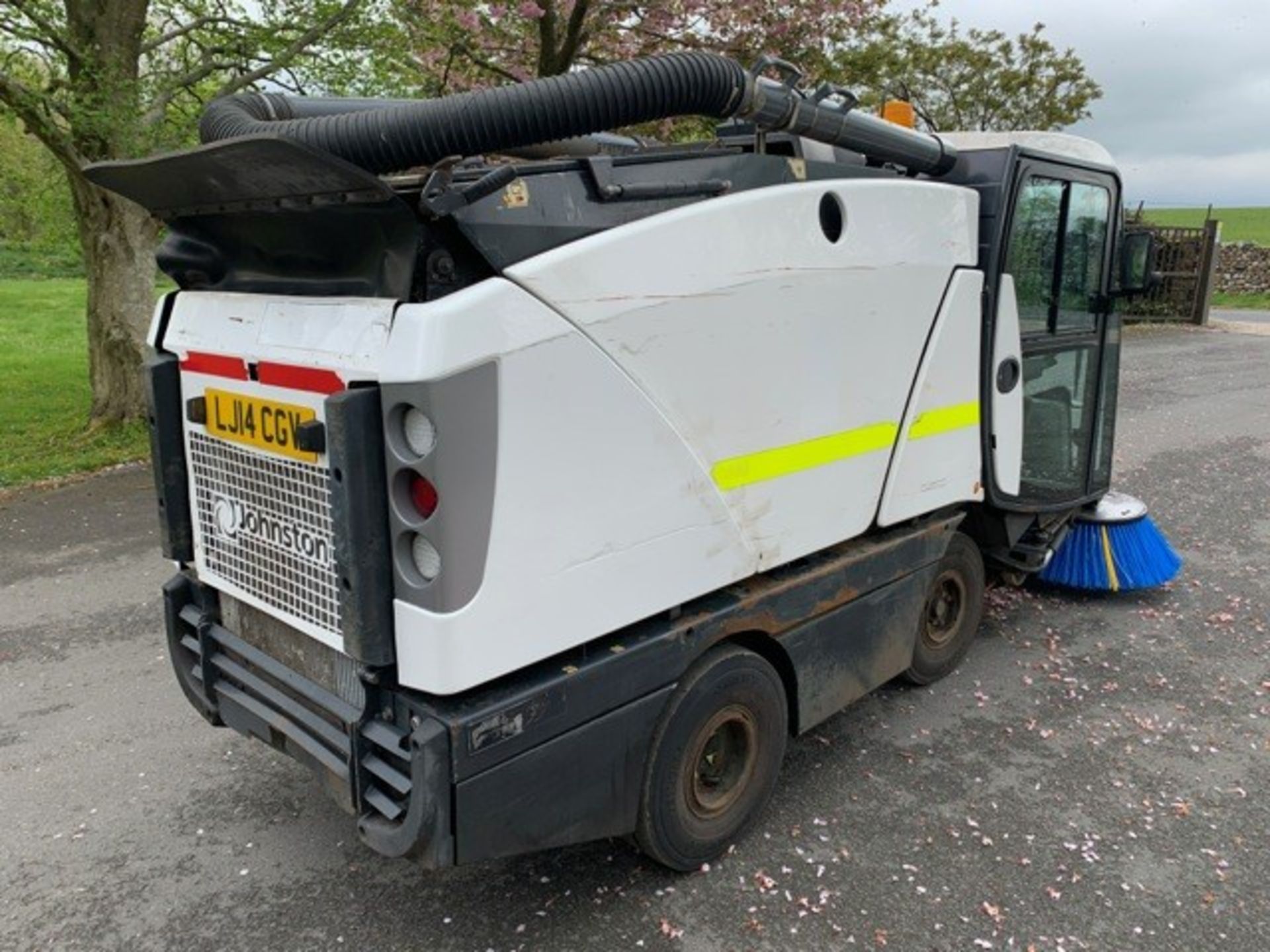 Johnston Dawsons CX201 sweeper Registration Number: LJ14 CGV Year: 2014 S/N: 205023 Recorded - Image 3 of 16