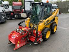 Gehl R190 skid steer loader Year: 2015 S/N: E172444 Recorded Hours: 474 c/w Simex PL4520 road