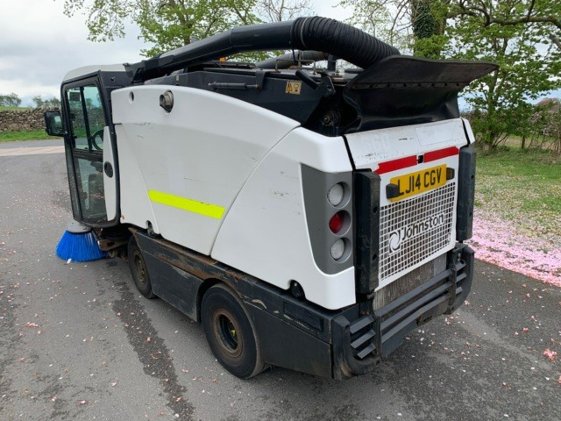 Johnston Dawsons CX201 sweeper Registration Number: LJ14 CGV Year: 2014 S/N: 205023 Recorded - Image 4 of 16