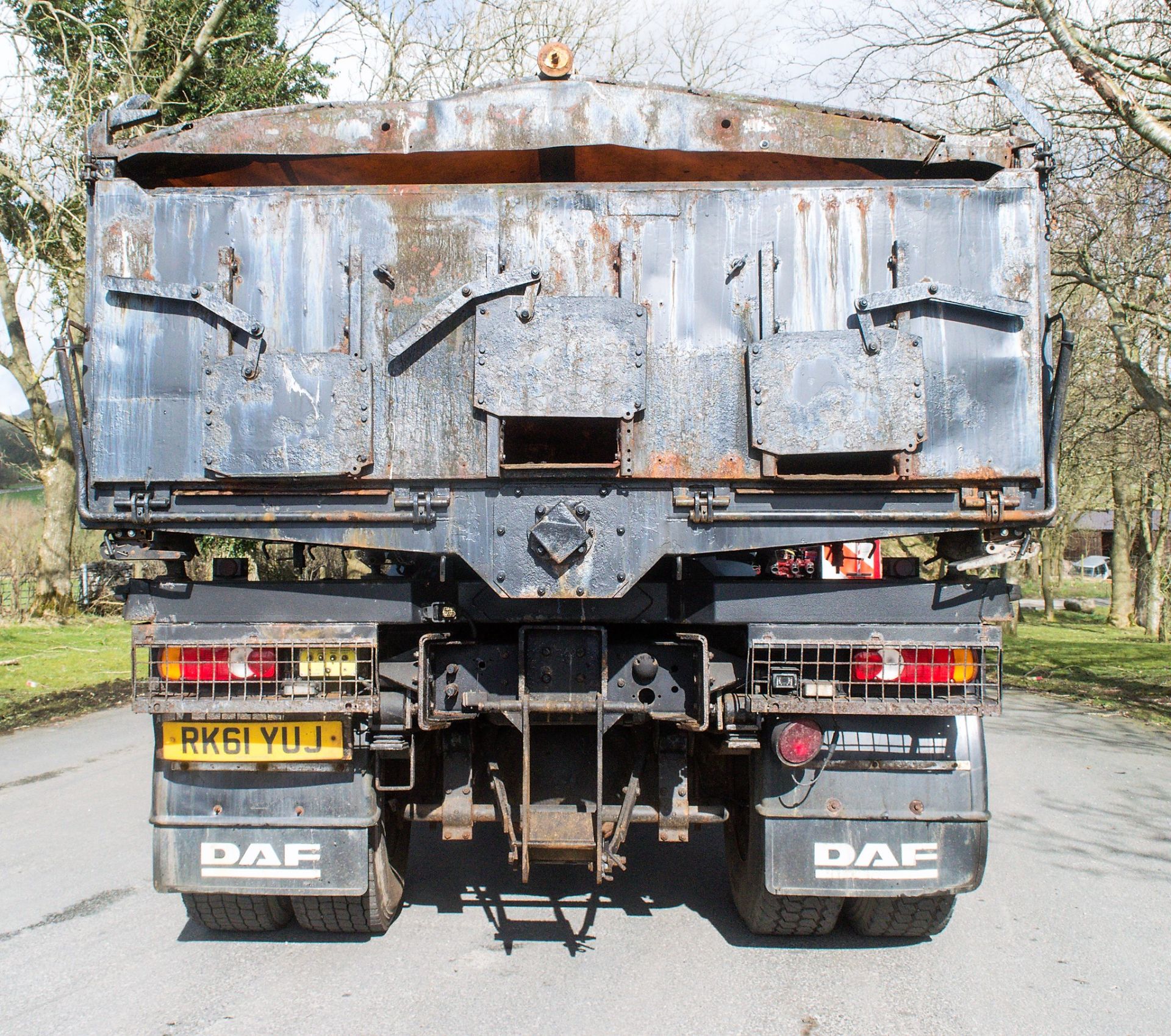 DAF 55 220 4x2 18 tonne tipper lorry Registration Number: RK61 YUJ Date of Registration: 22/11/ - Image 6 of 15