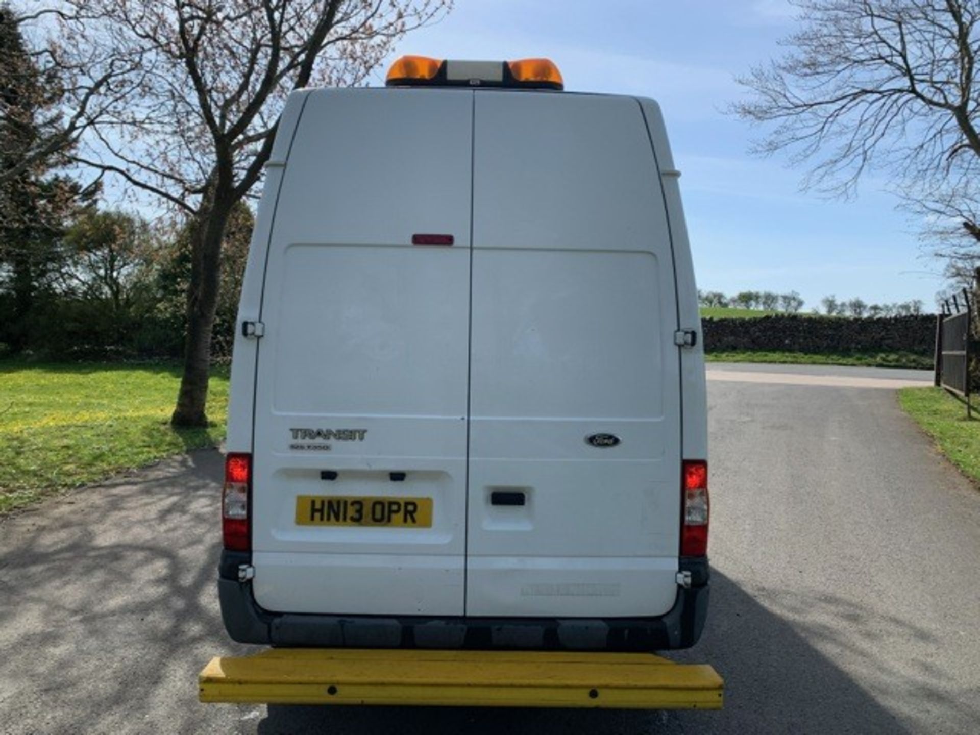 Ford Transit MWB welfare unit van Registration Number: HN13 OPR Date of Registration: 07/08/2013 MOT - Image 6 of 23