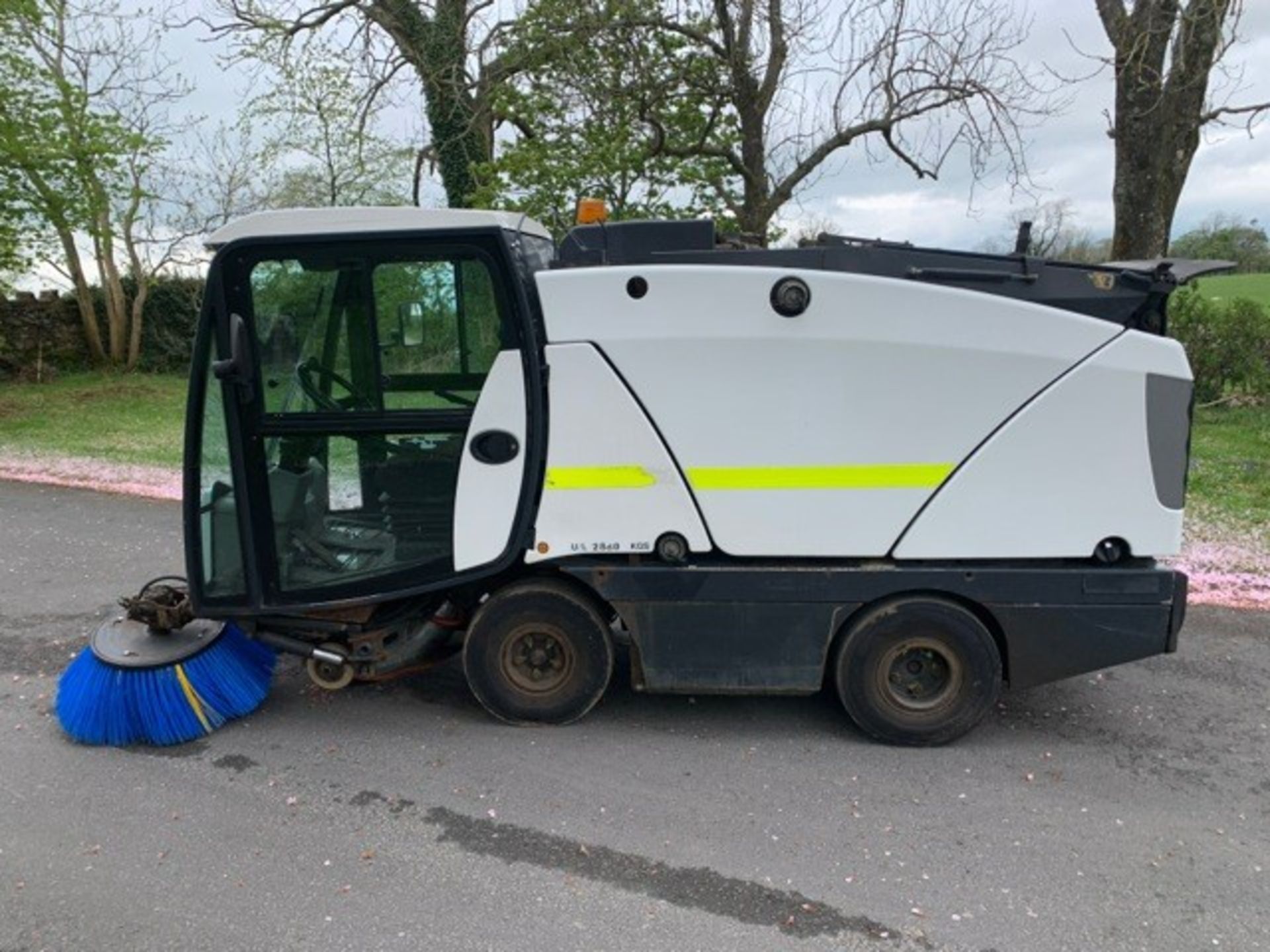 Johnston Dawsons CX201 sweeper Registration Number: LJ14 CHV Year: 2014 S/N: 205043 Recorded - Image 7 of 15