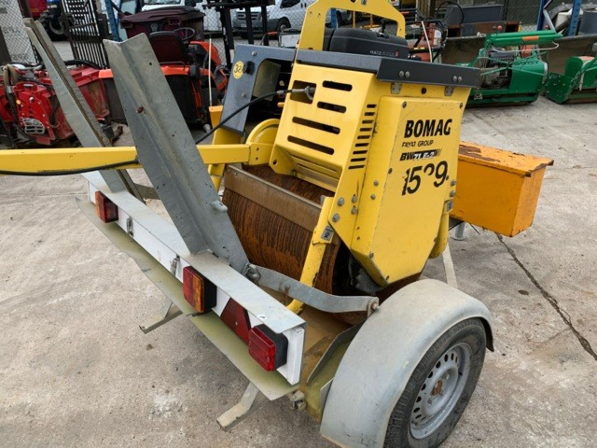 Bomag BW71E-2 single drum pedestrian roller Year: 2012 S/N: 122545 c/w trailer - Image 3 of 7