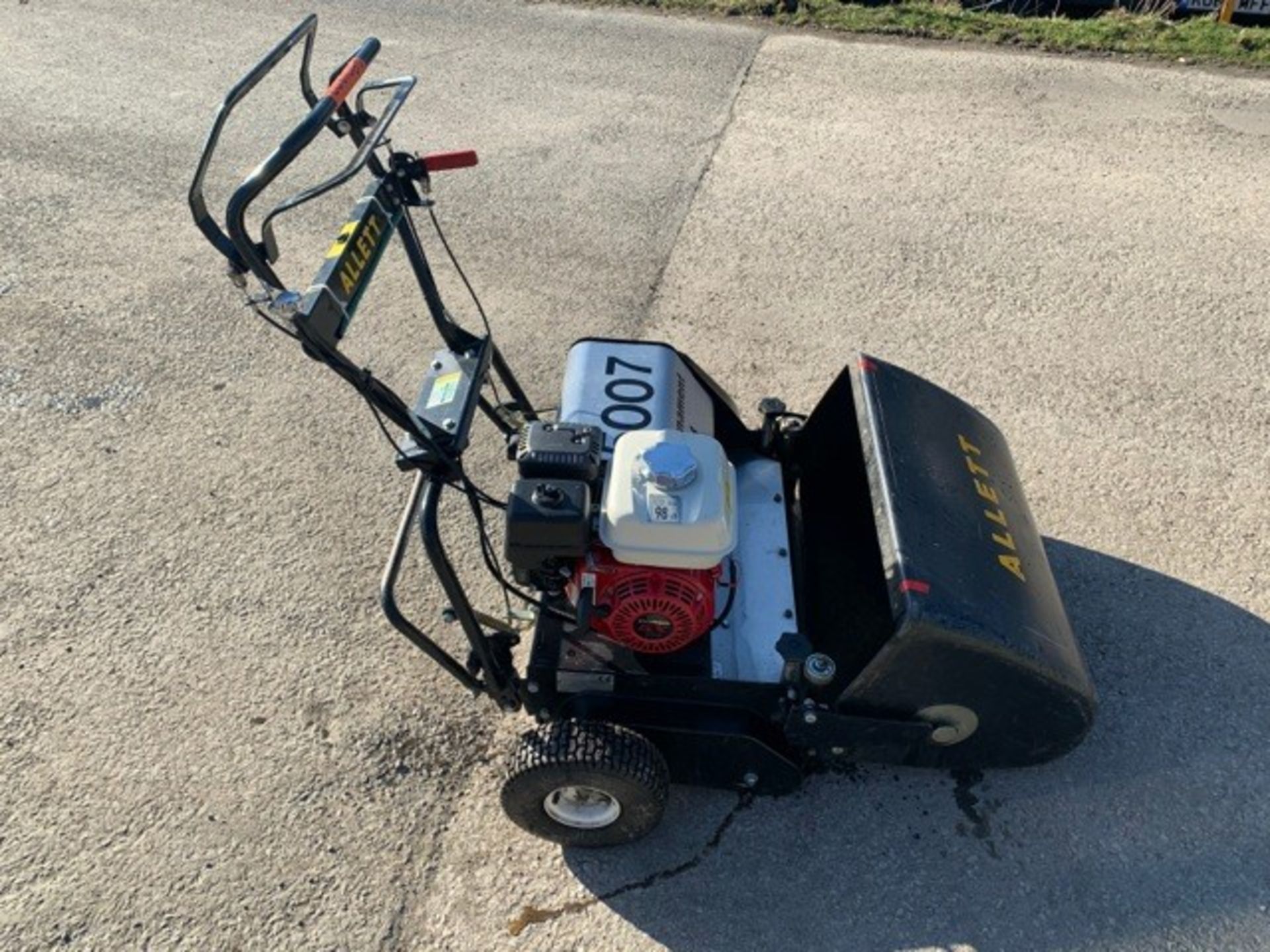 Allet Tournament 24 petrol driven cylinder mower Year: 2014 S/N: 14-308 - Image 6 of 12