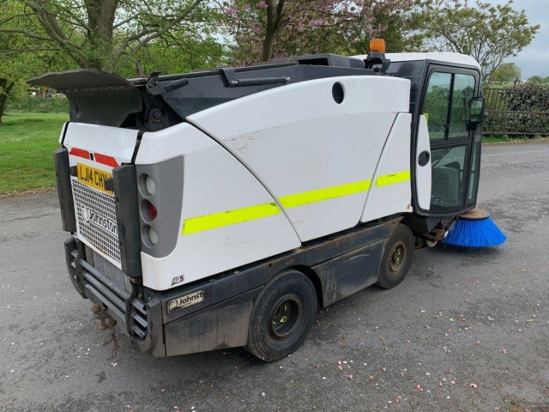 Johnston Dawsons CX201 sweeper Registration Number: LJ14 CHV Year: 2014 S/N: 205043 Recorded - Image 3 of 15