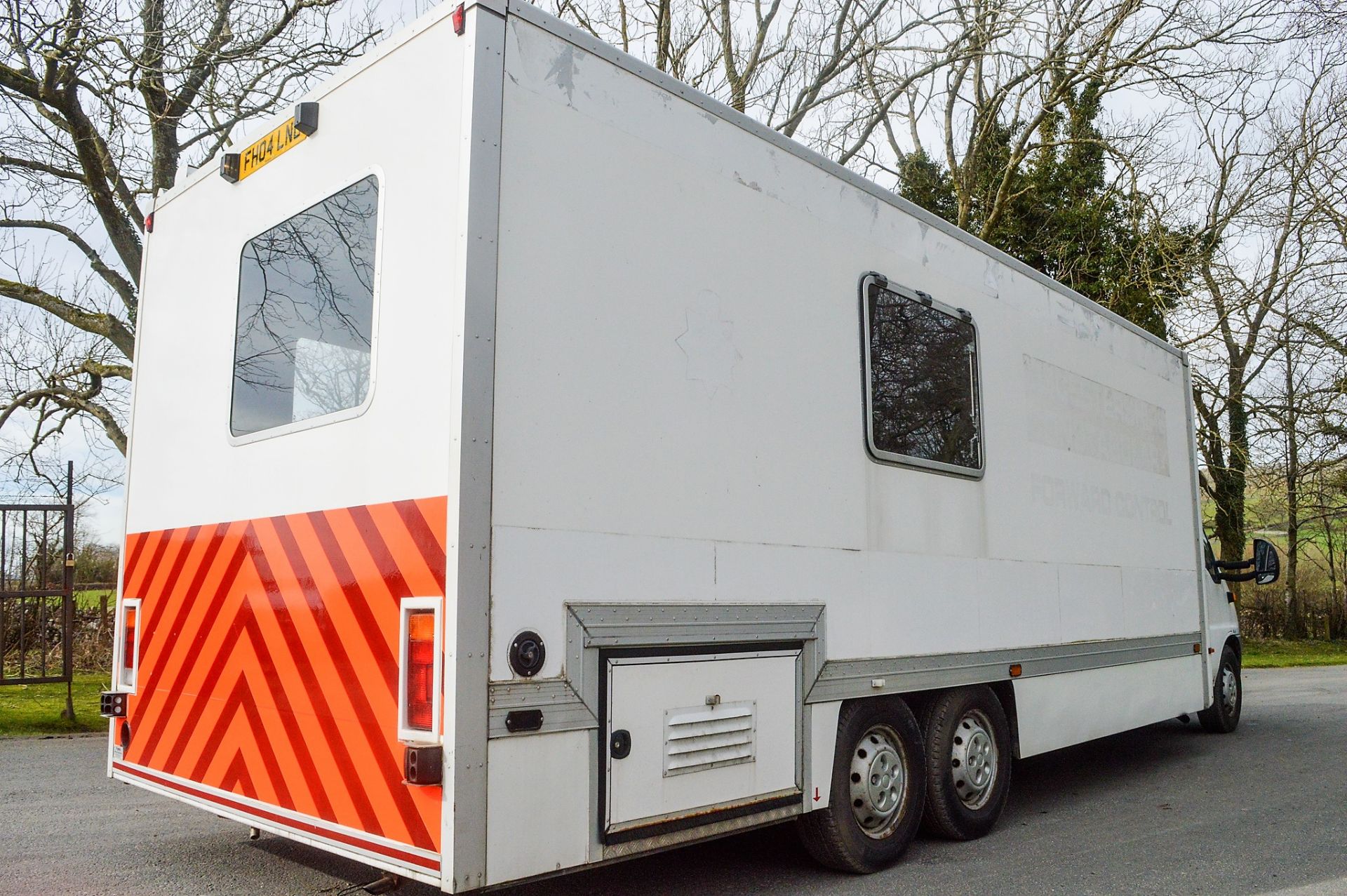 Citroen mobile office van Registration Number: FH04 LNU Date of Registration: 01/08/2004 MOT - Image 4 of 16