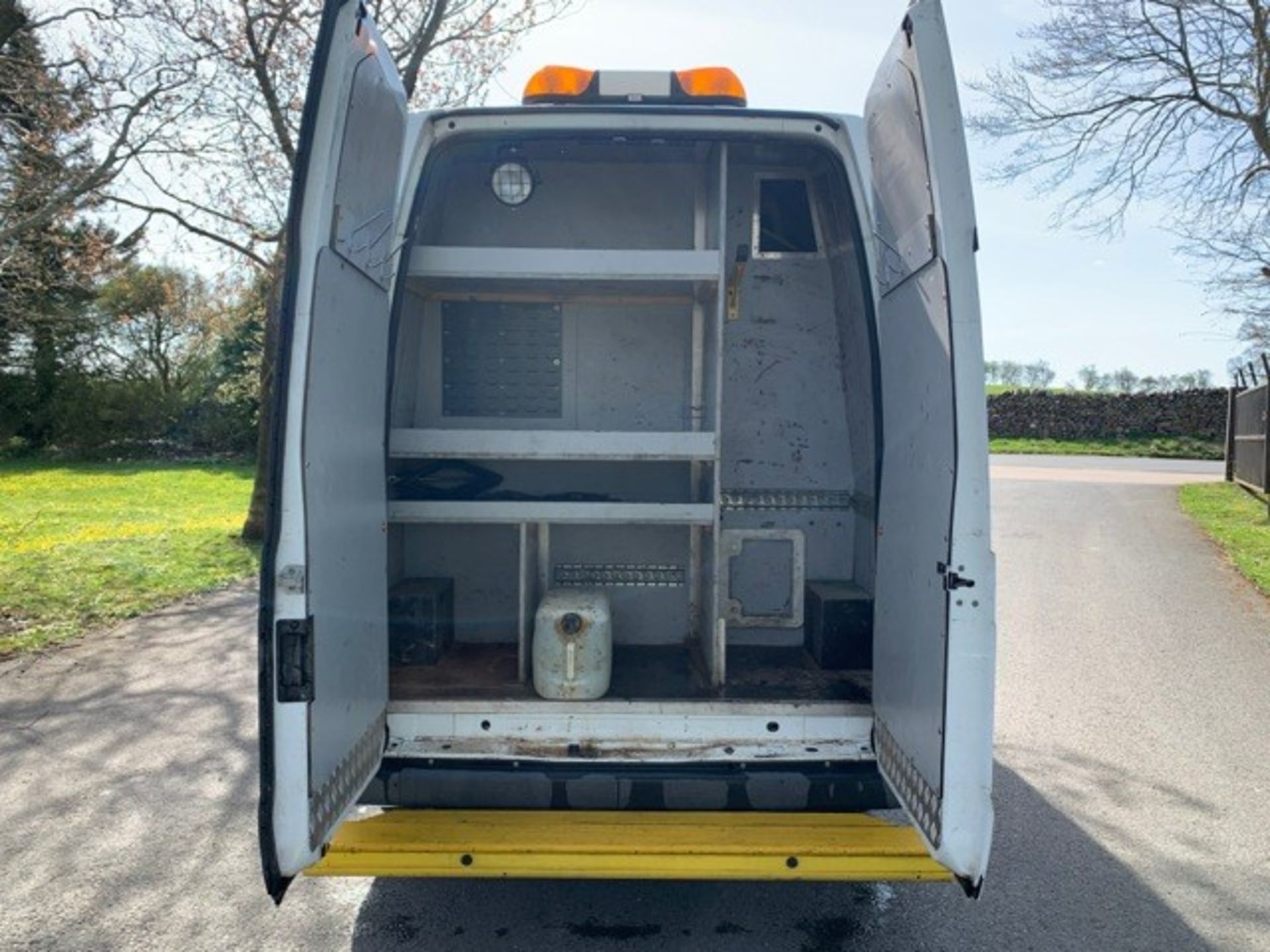 Ford Transit MWB welfare unit van Registration Number: HN13 OPR Date of Registration: 07/08/2013 MOT - Image 18 of 23