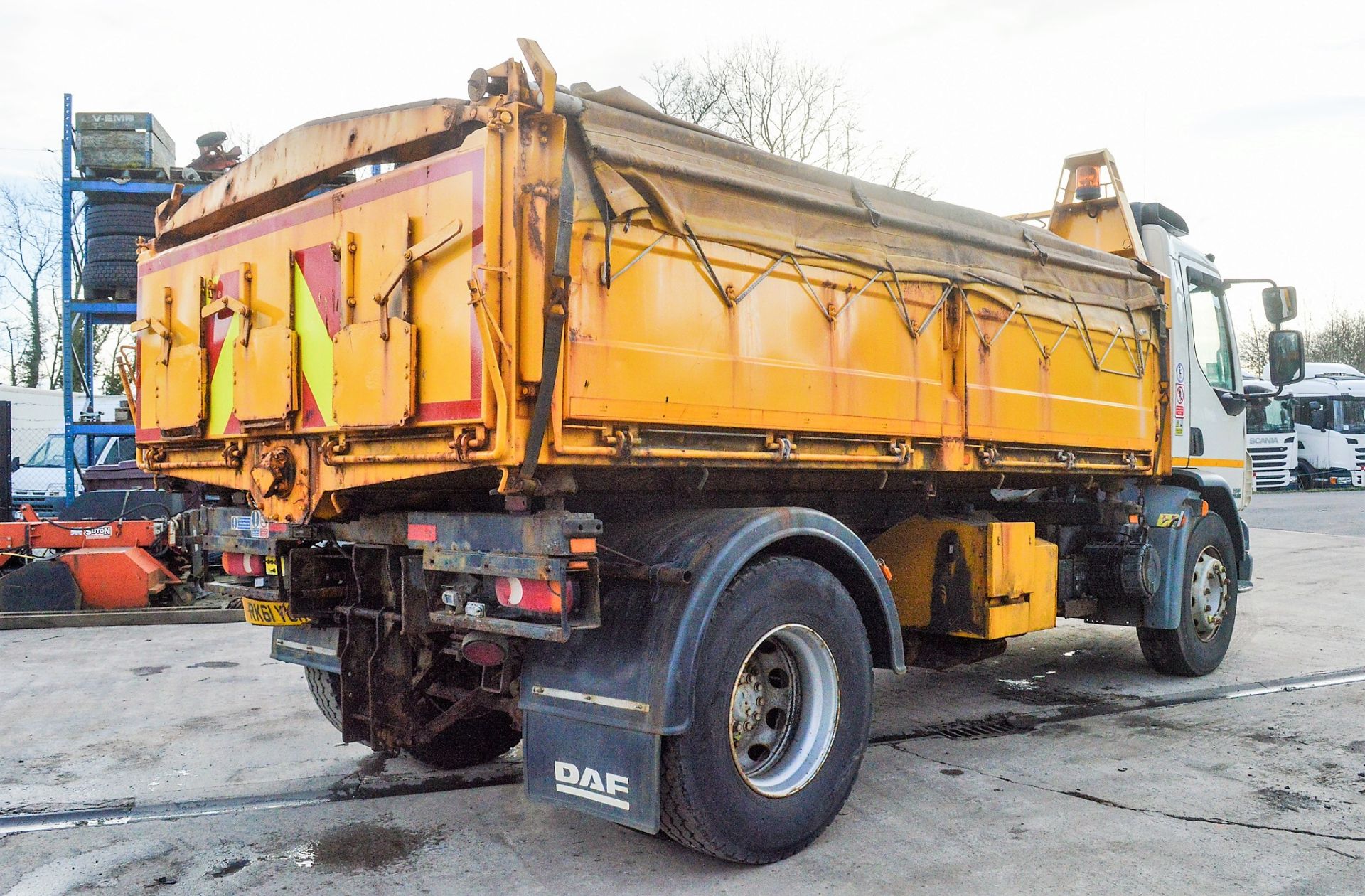 DAF 55 220 4x2 18 tonne tipper lorry Registration Number: RK61 YUH Date of Registration: 05/12/ - Image 4 of 13