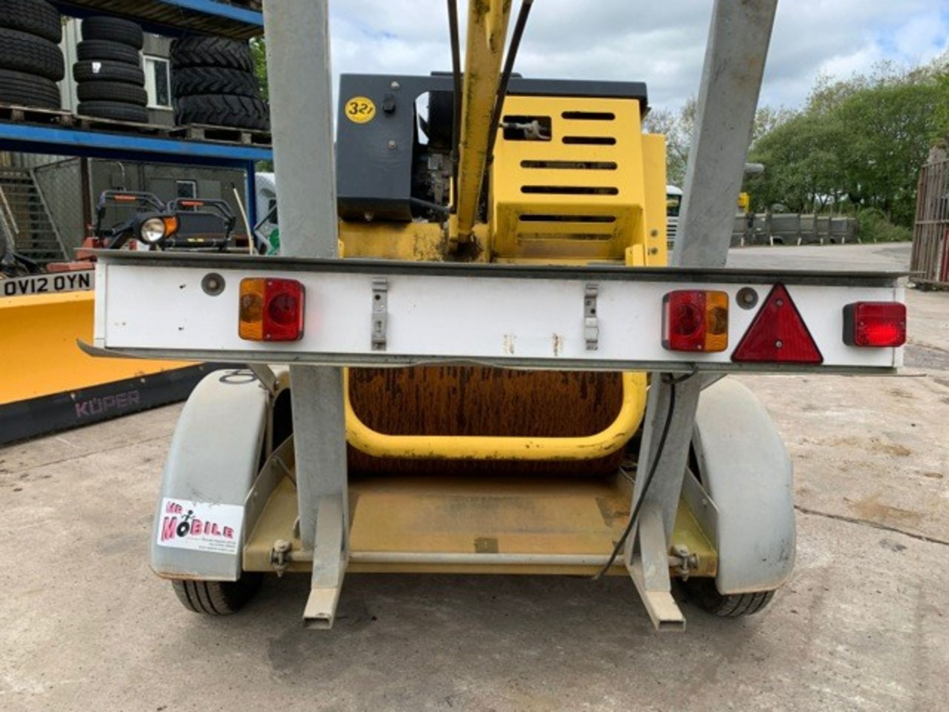 Bomag BW71E-2 single drum pedestrian roller Year: 2012 S/N: 122545 c/w trailer - Image 5 of 7