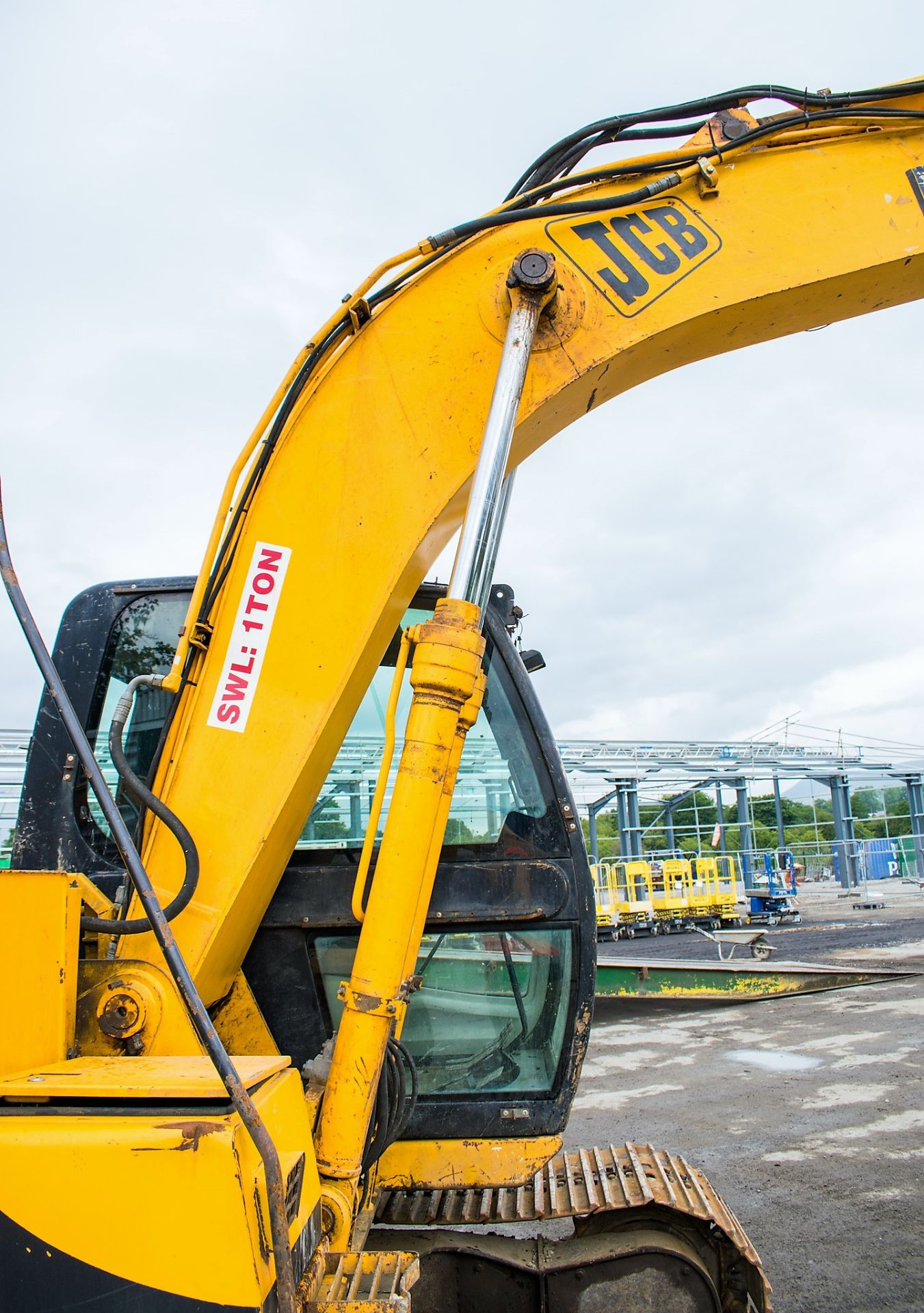 JCB JS130 13 tonne steel tracked excavator Year: 2001 S/N: E0759780 Recorded Hours: Not displayed - Image 12 of 20