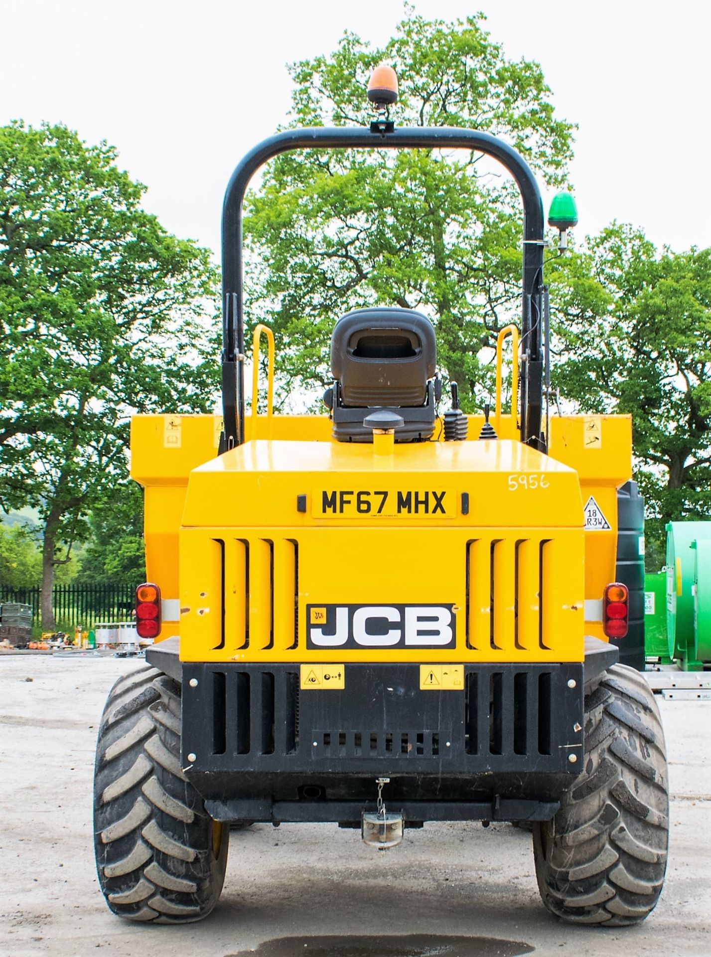 JCB 9 tonne straight skip dumper  Year: 2017 S/N: 5956 Recorded Hours: 953 - Image 6 of 21