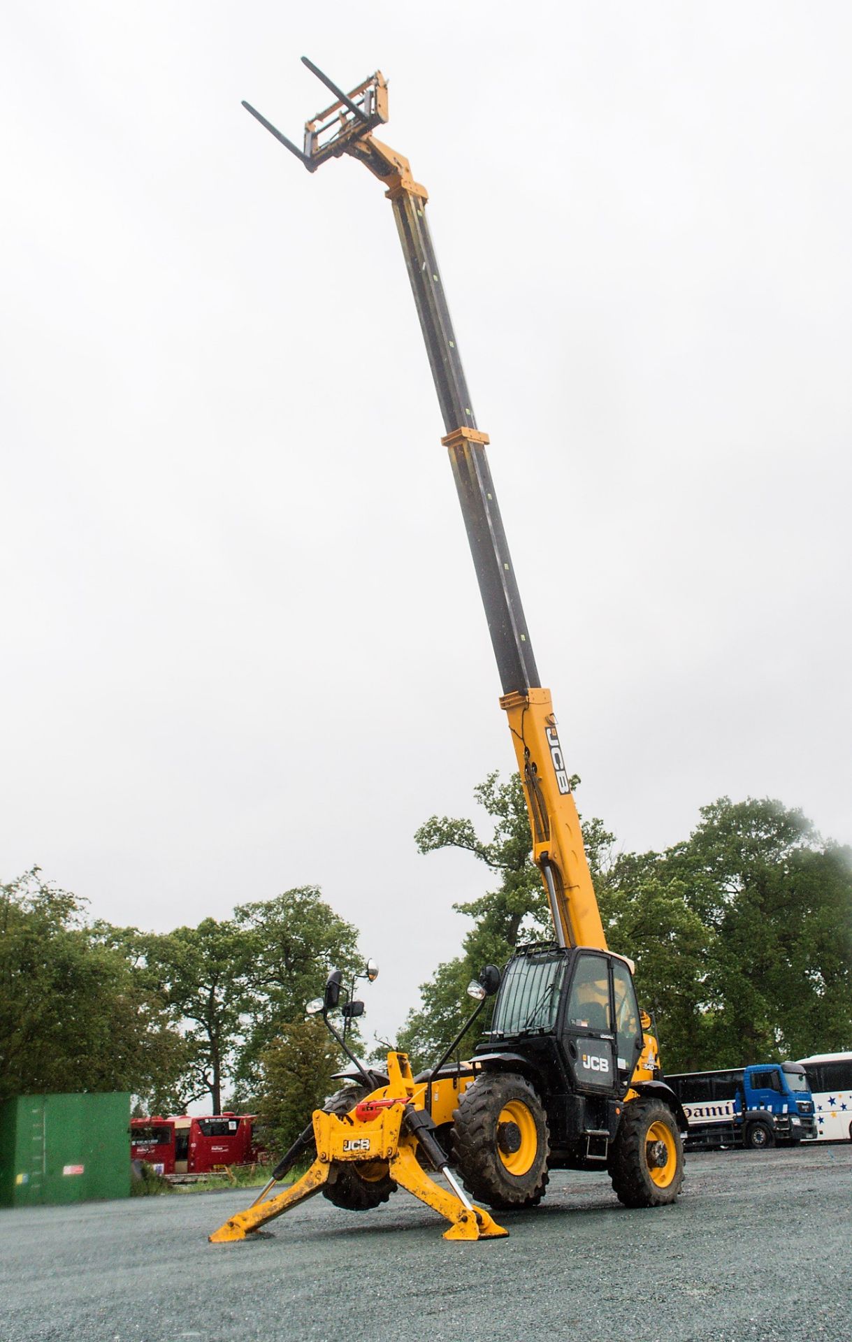 JCB 540-170 17 metre telescopic handler Year: 2016 S/N: 2460618 Recorded Hours: 5760 c/w sway - Image 9 of 22