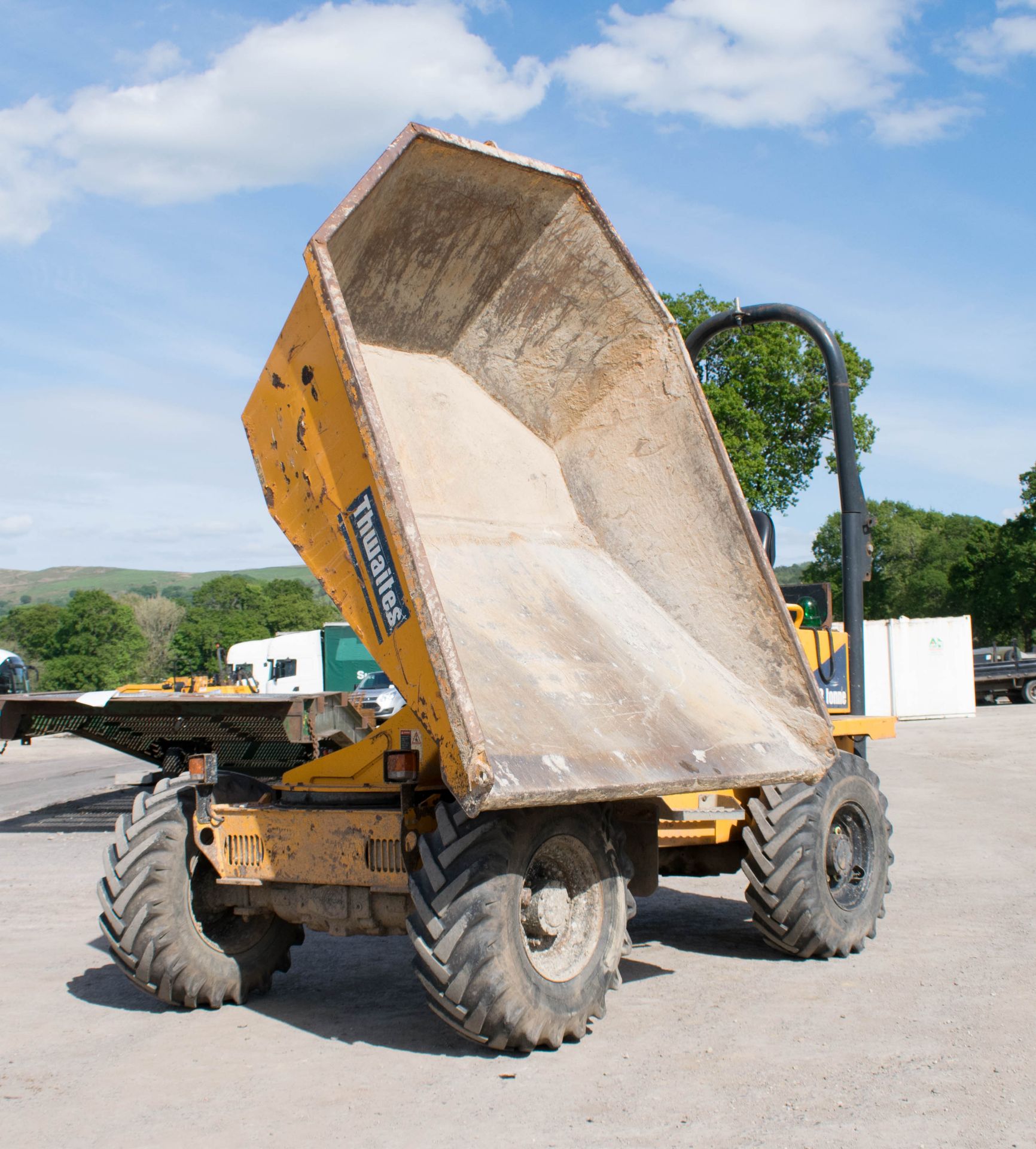 Thwaites 3 tonne swivel skip dumper Year: 2013 S/N: 9C5173 Recorded Hours: A602331 - Image 13 of 19