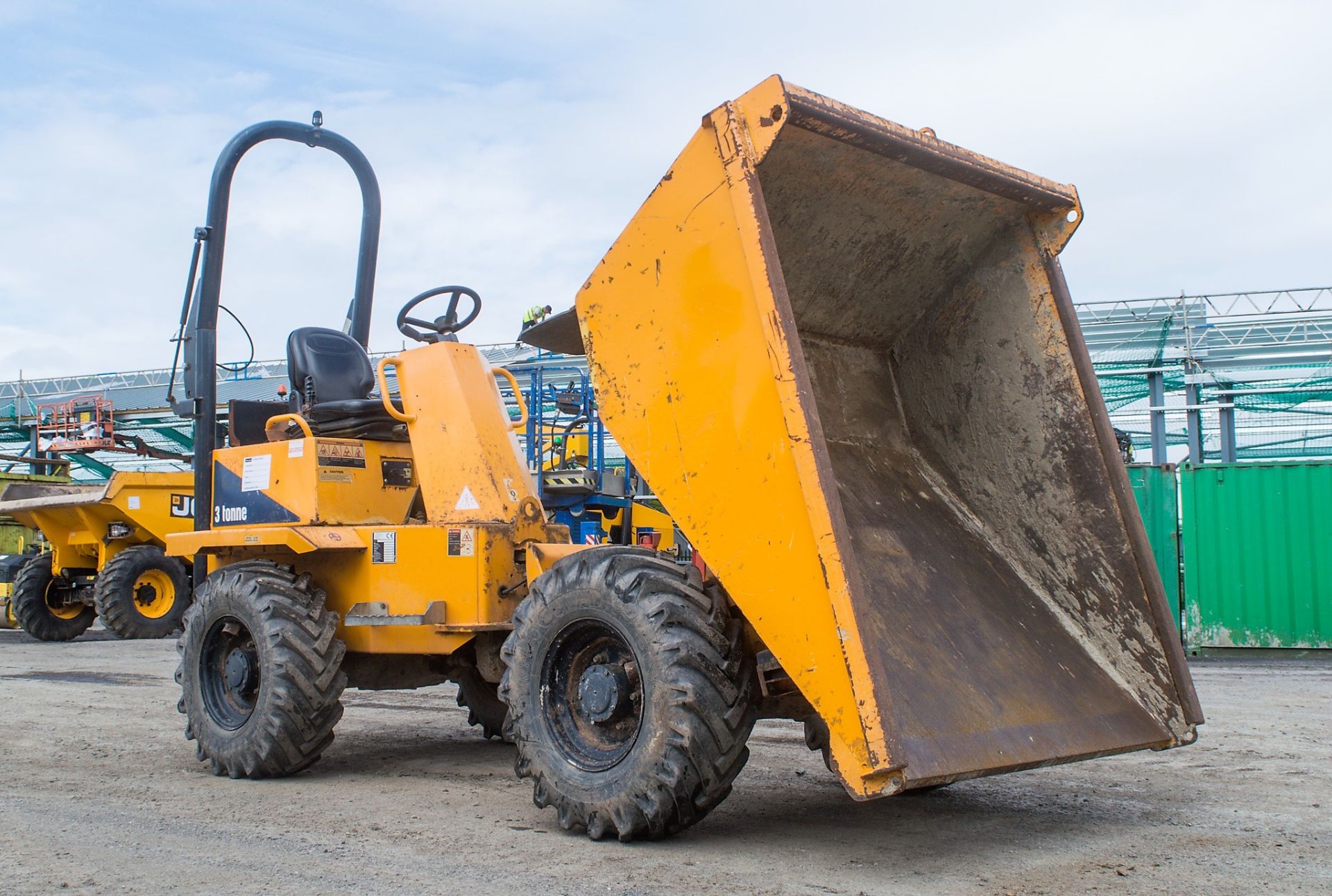 Thwaites 3 tonne straight skip dumper Year: 2014 S/N: 8C38348 Recorded Hours: 563 - Image 8 of 15