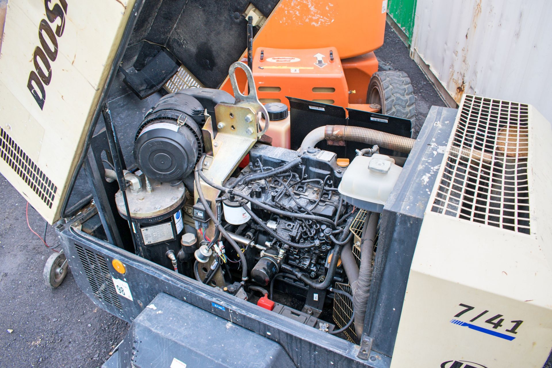 Doosan 741 diesel driven mobile air compressor  Year: 2012 S/N: 431380 Recorded Hours: 601 A577261 - Image 4 of 4