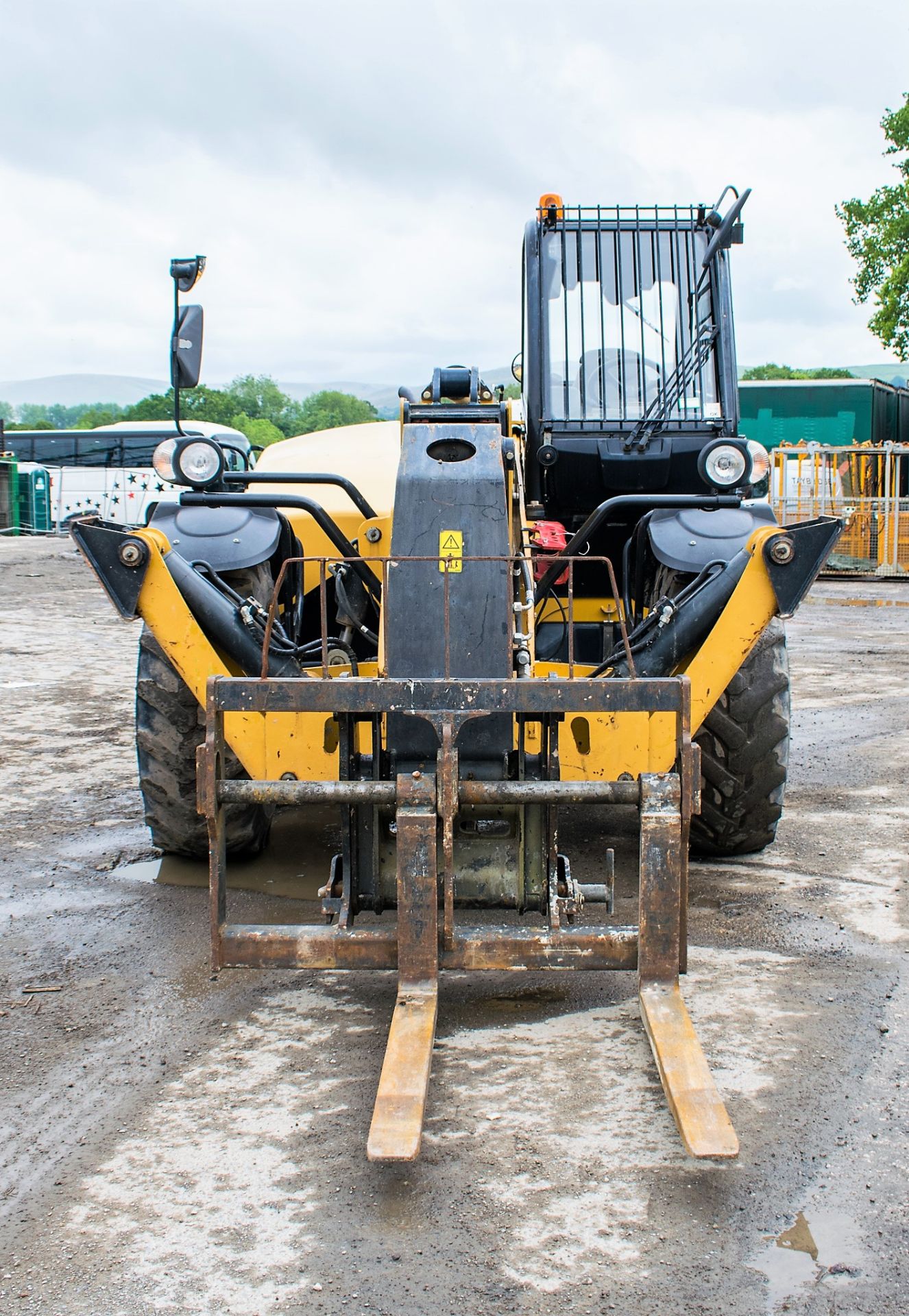 Caterpillar TH414C GC 14 metre teloscopic handler Year: 2014  S/N: KRF00247 Recorded hours: 2072 - Image 5 of 21