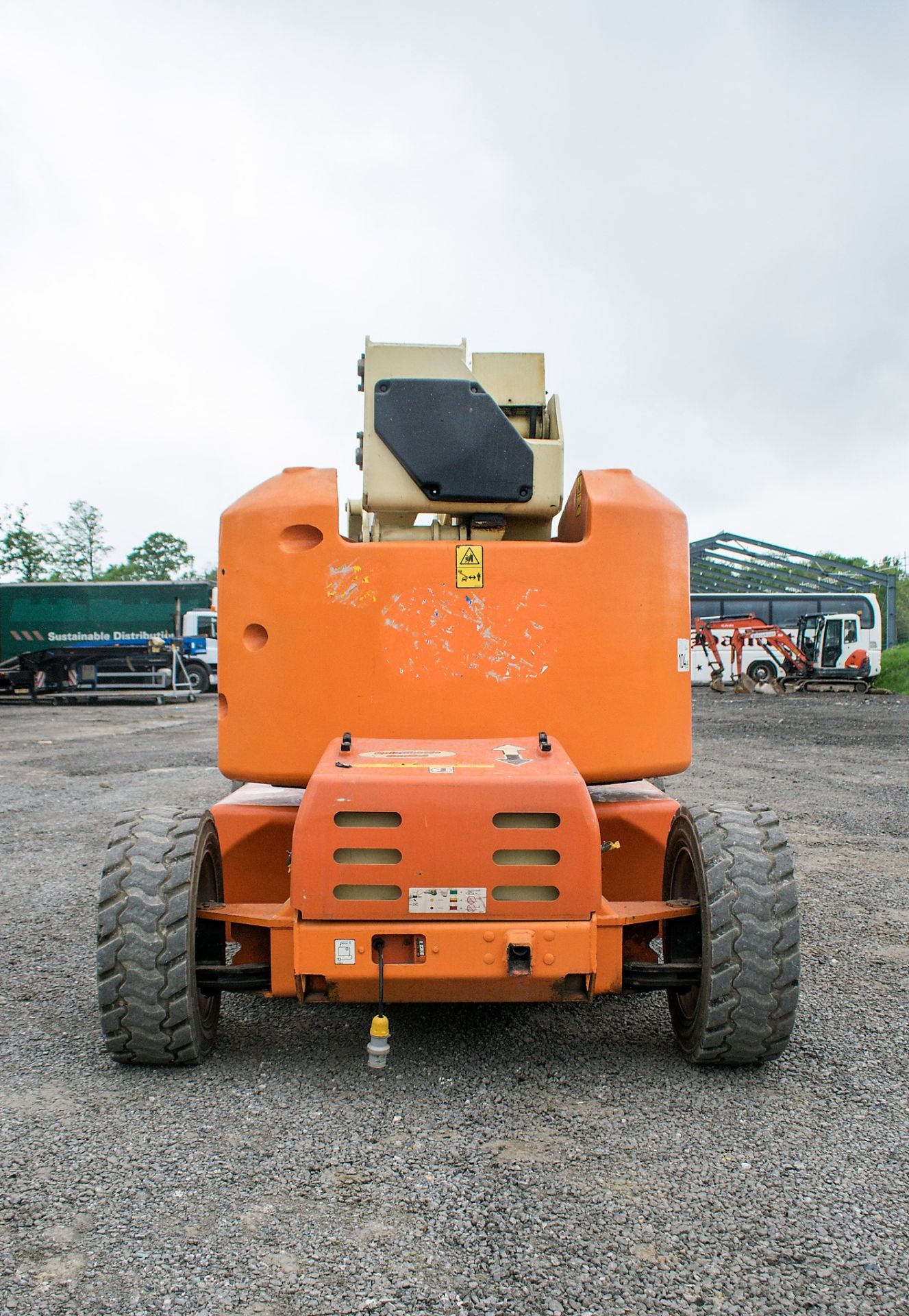 JLG M450AJ battery electric/diesel 4WD articulated boom lift access platforms  Year: 2007 S/N: 22639 - Image 6 of 17