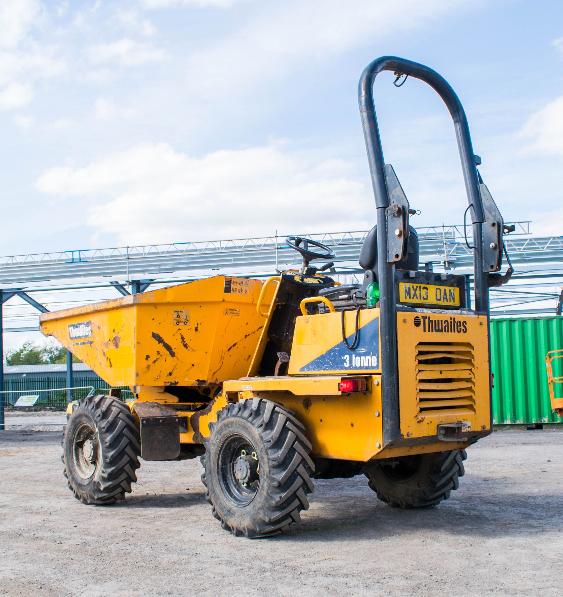 Thwaites 3 tonne swivel skip dumper Year: 2013 S/N: 9C5173 Recorded Hours: A602331 - Image 4 of 19