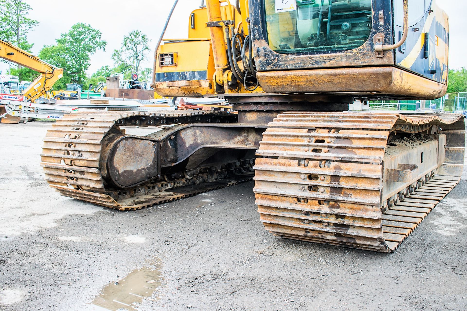 JCB JS130 13 tonne steel tracked excavator Year: 2001 S/N: E0759780 Recorded Hours: Not displayed - Image 9 of 20