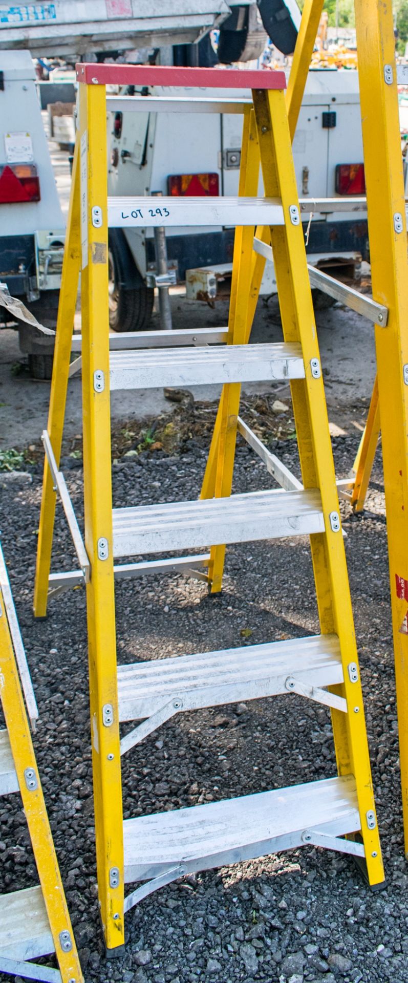 6 tread fibreglass framed aluminium step ladder