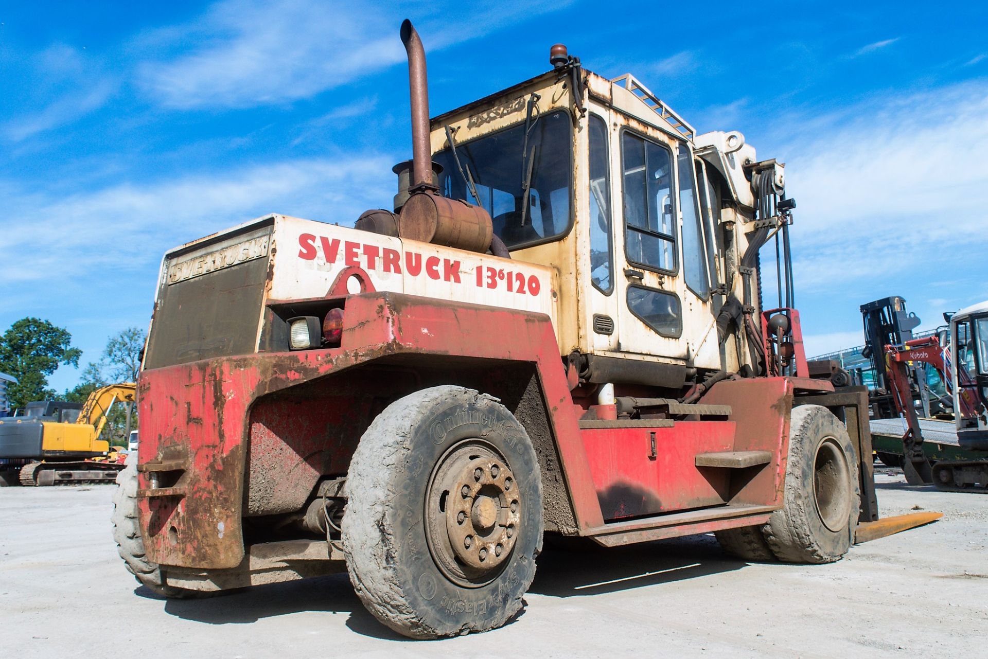 Svetruck 136120 13.6 tonne fork lift truck Year: 2005 S/N: 5064055 Recorded Hours: 6636 - Image 4 of 21