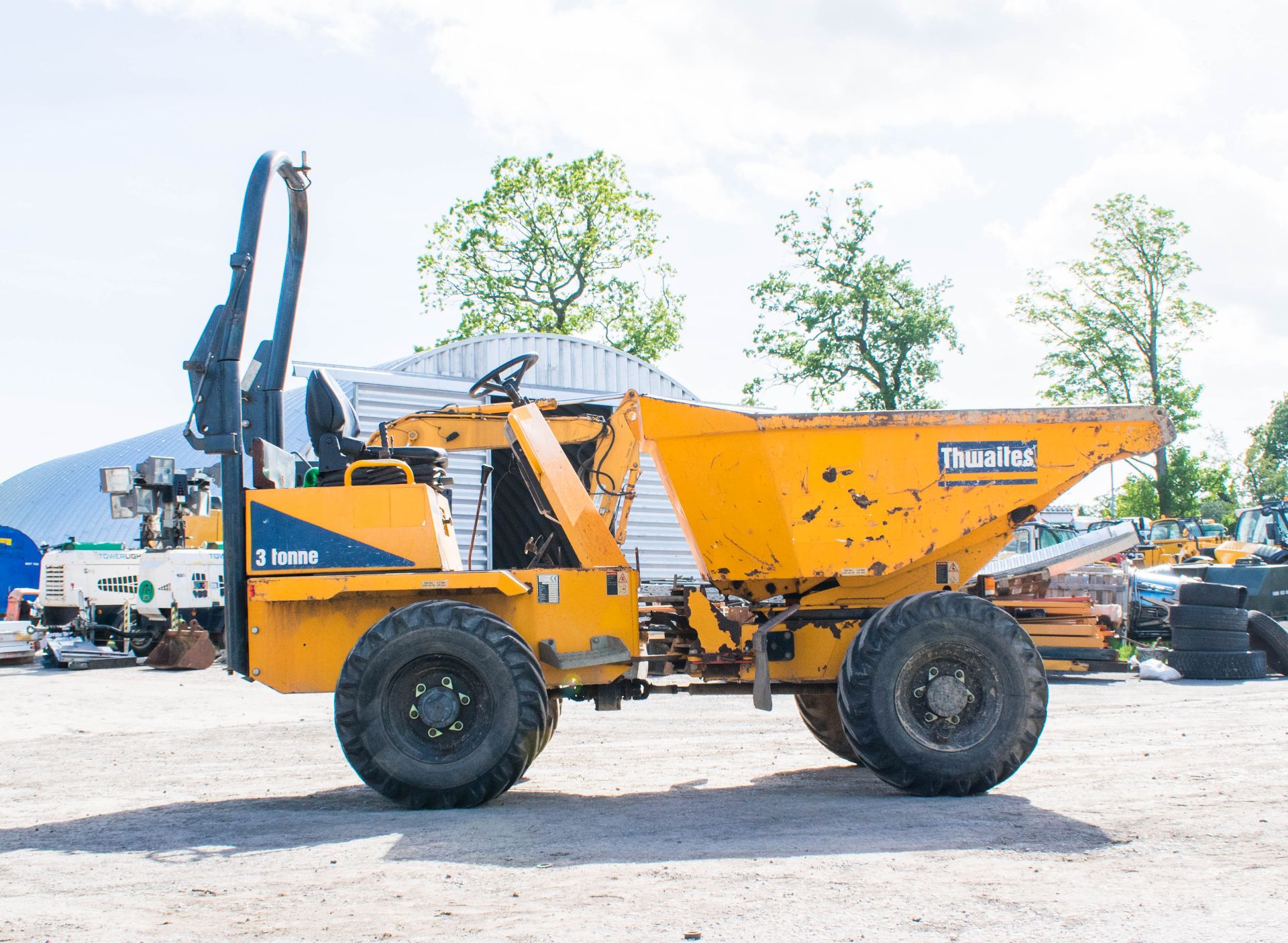 Thwaites 3 tonne swivel skip dumper Year: 2013 S/N: 9C5173 Recorded Hours: A602331 - Image 7 of 19