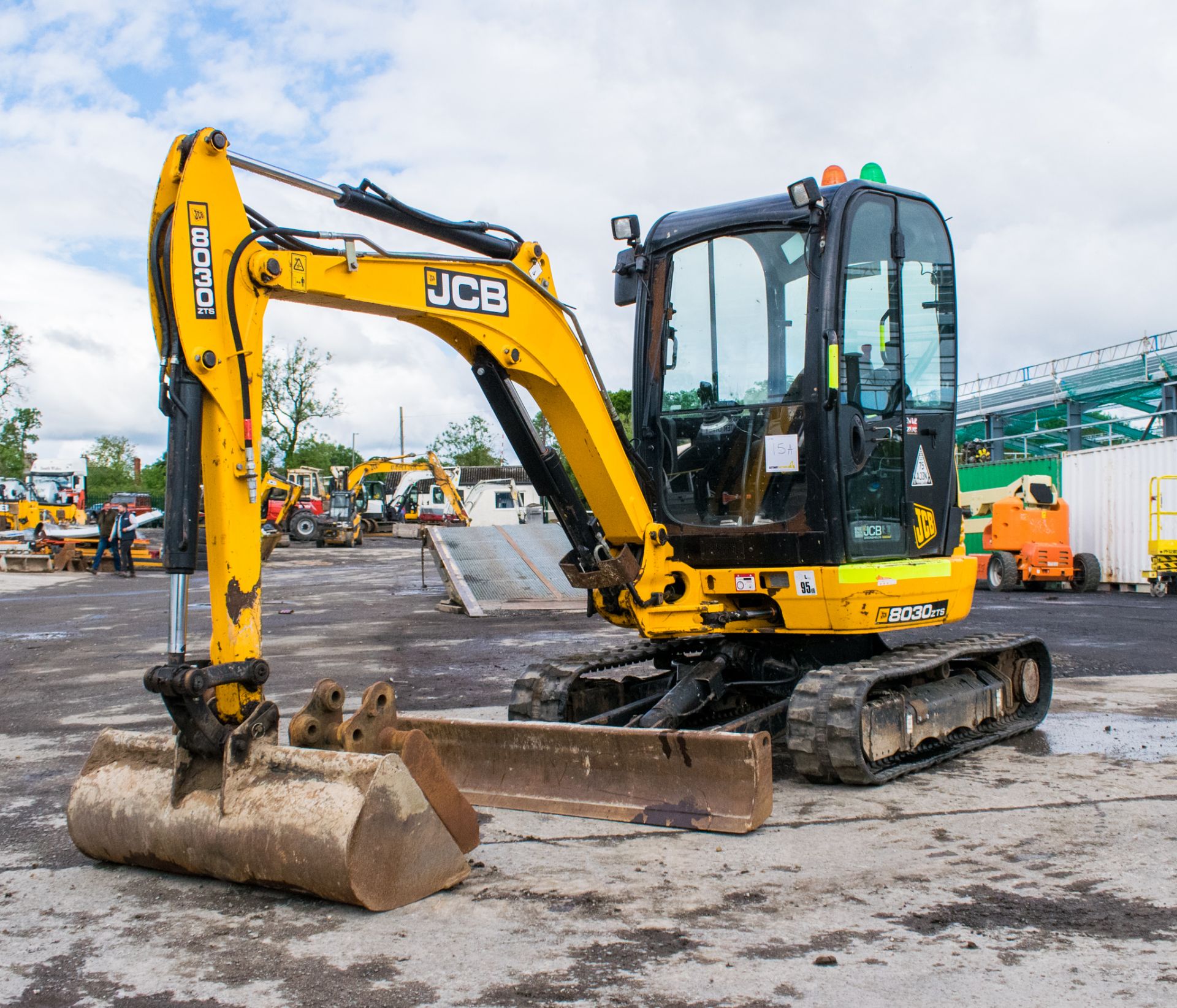 JCB 8030 3.0 tonne rubber tracked mini excavator  Year: 2014  S/N: 2116919 Recorded hours: 2431