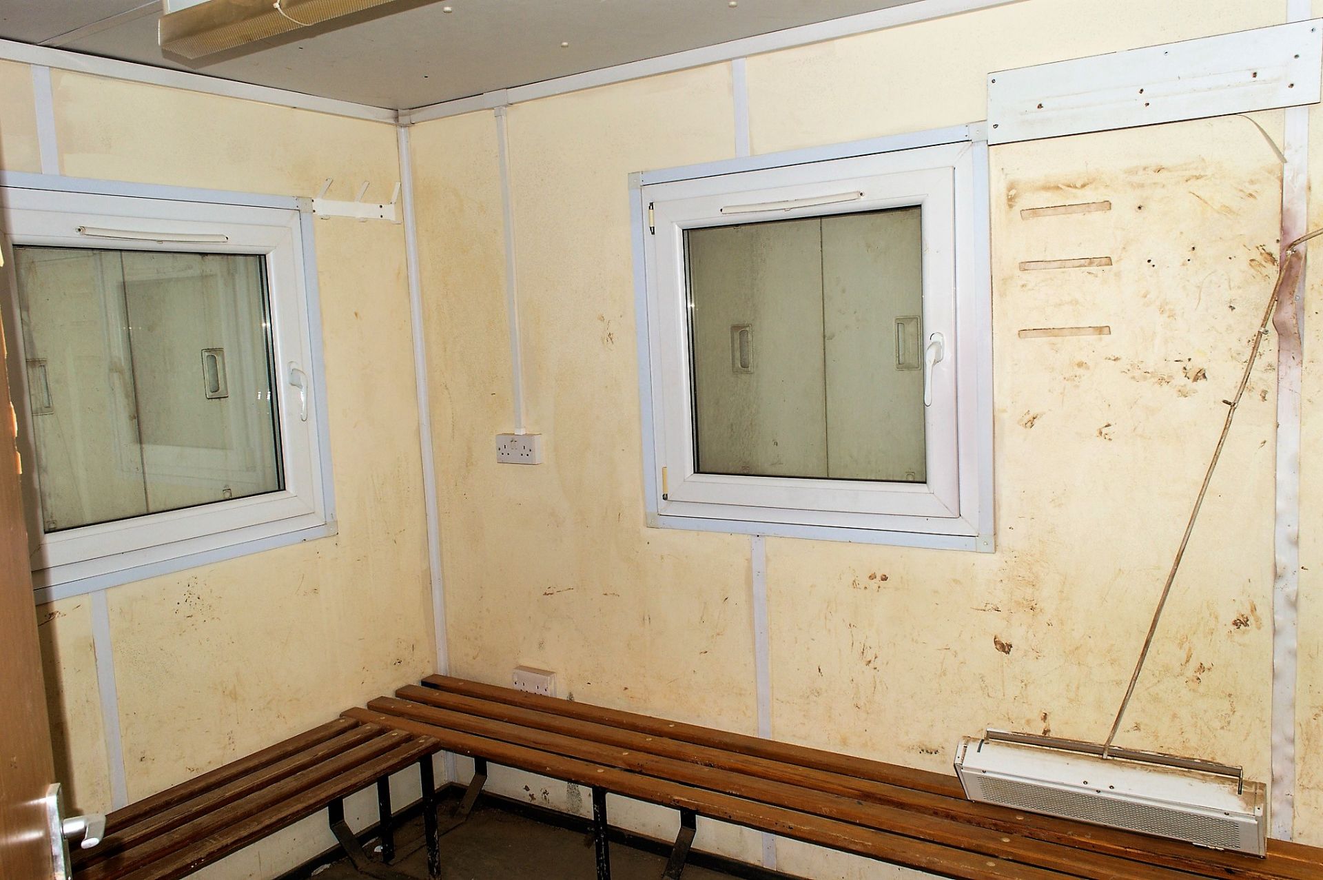 32ft x 10ft steel anti vandal jack leg office site unit comprising of office area & drying room ** - Image 8 of 8