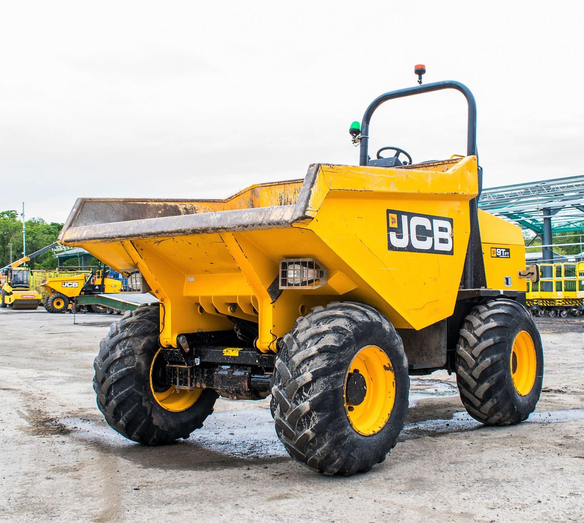 JCB 9 tonne straight skip dumper  Year: 2017 S/N:  30134 Recorded Hours: 1268