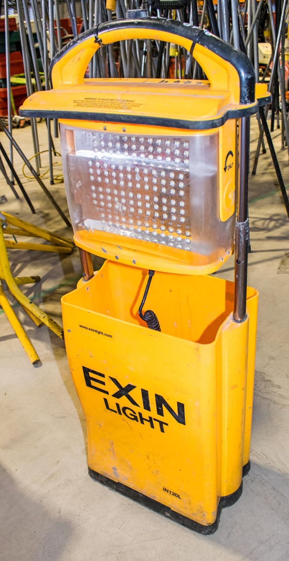 Exin cordless site light c/w charger A842449